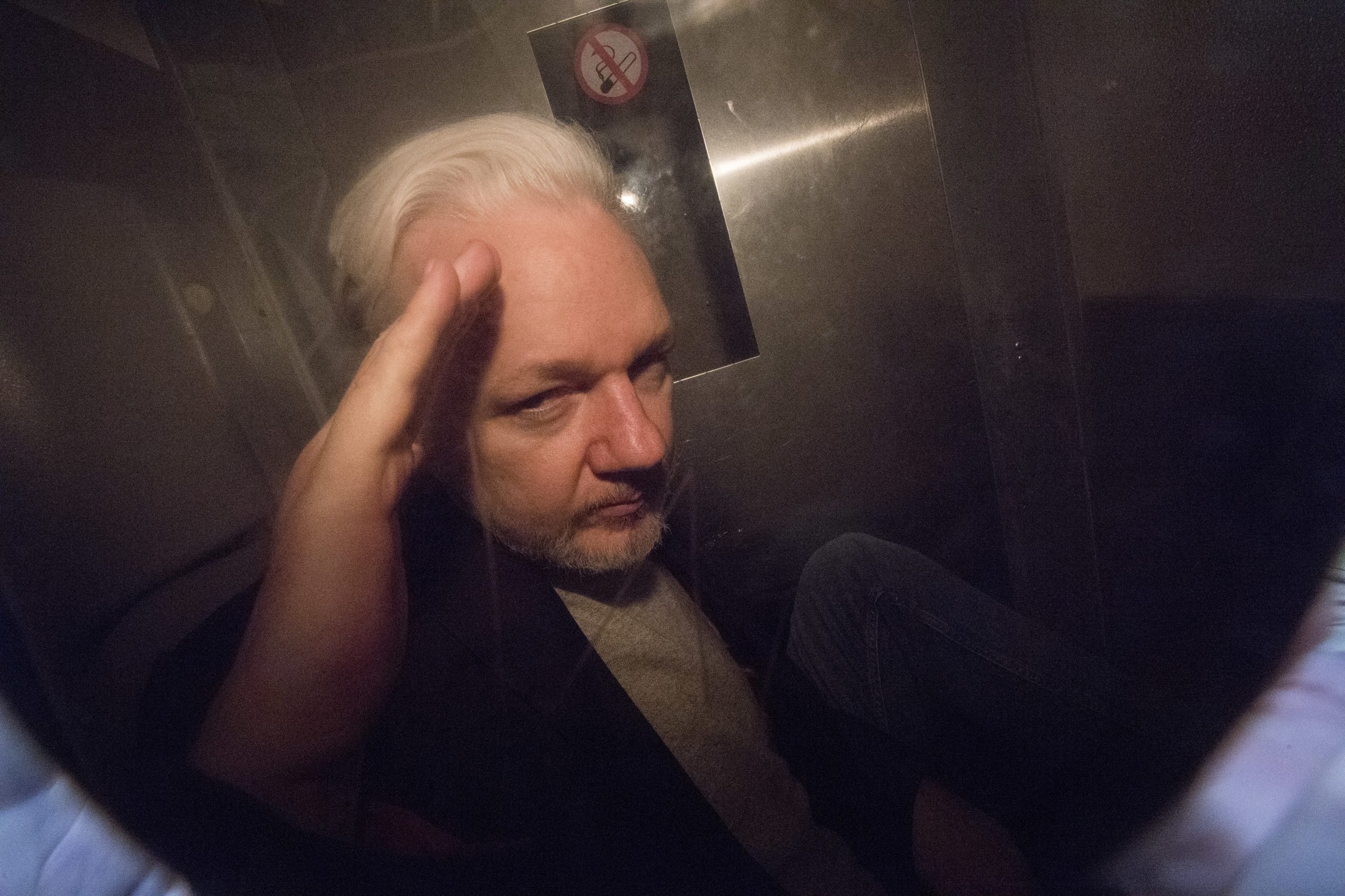 WikiLeaks: Tribunal britânico autoriza extradição de Assange para os EUA