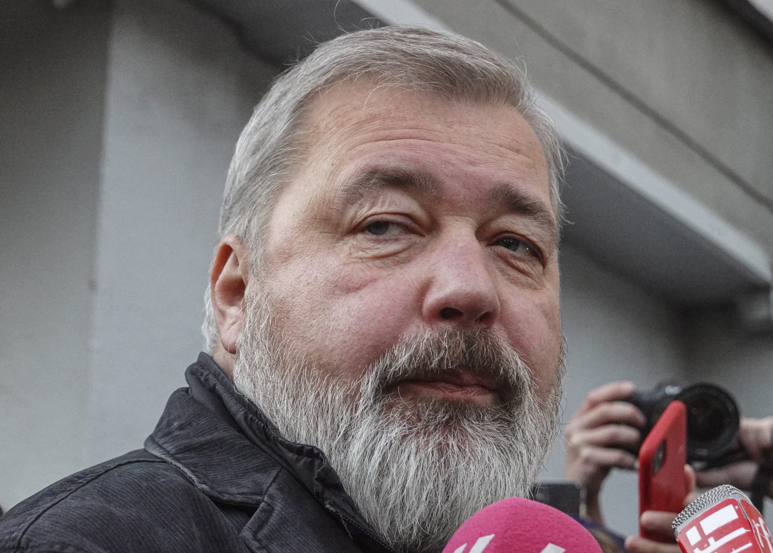Nobel da Paz russo diz que teria dado prémio ao opositor Alexei Navalny
