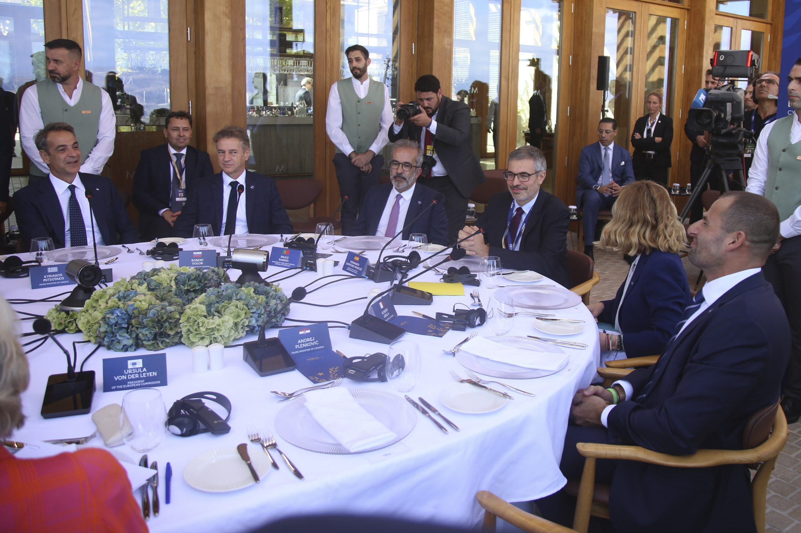 Rangel considera “perfeitamente normal” ter substituído PM em cimeira