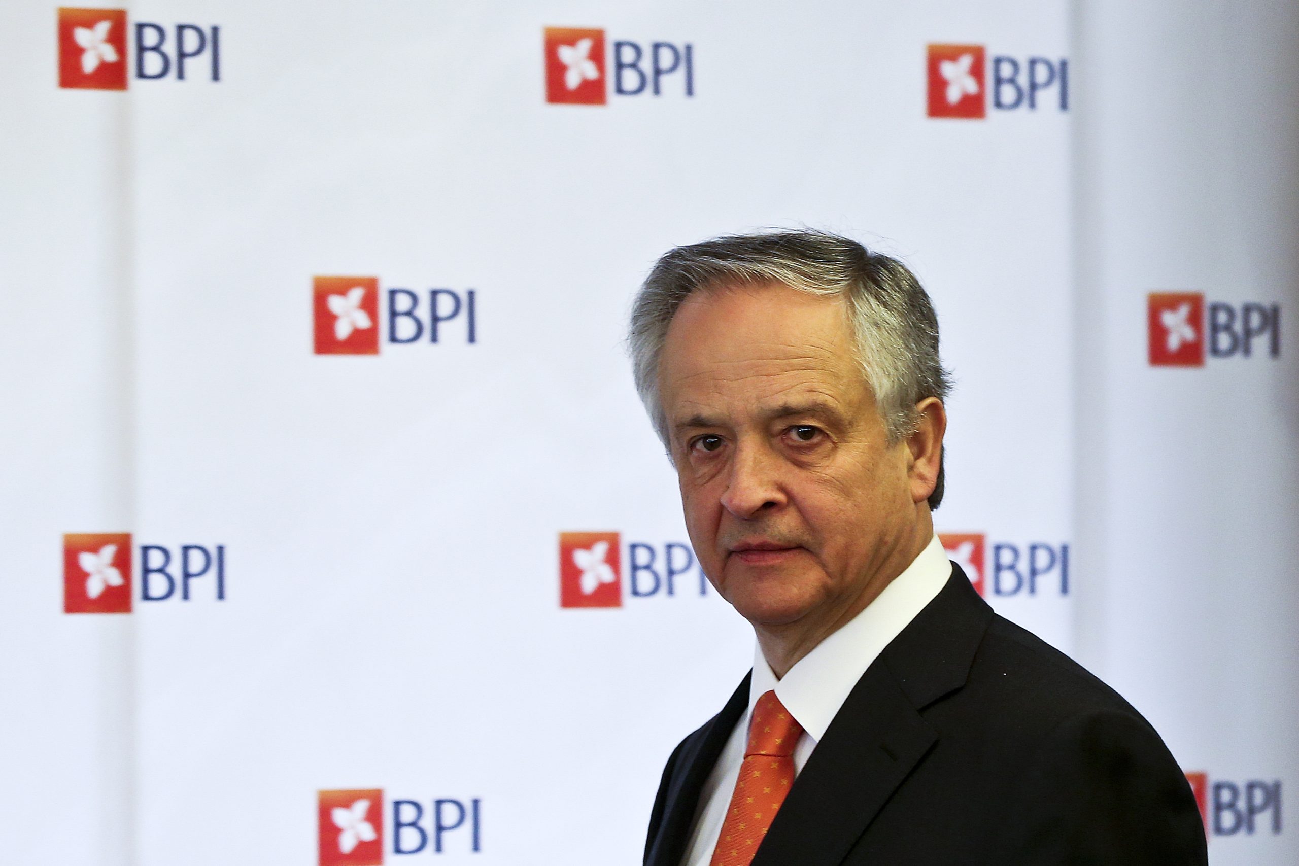 CaixaBank com lucro de 704 milhões de euros no primeiro trimestre com BPI a contribuir com 40 milhões