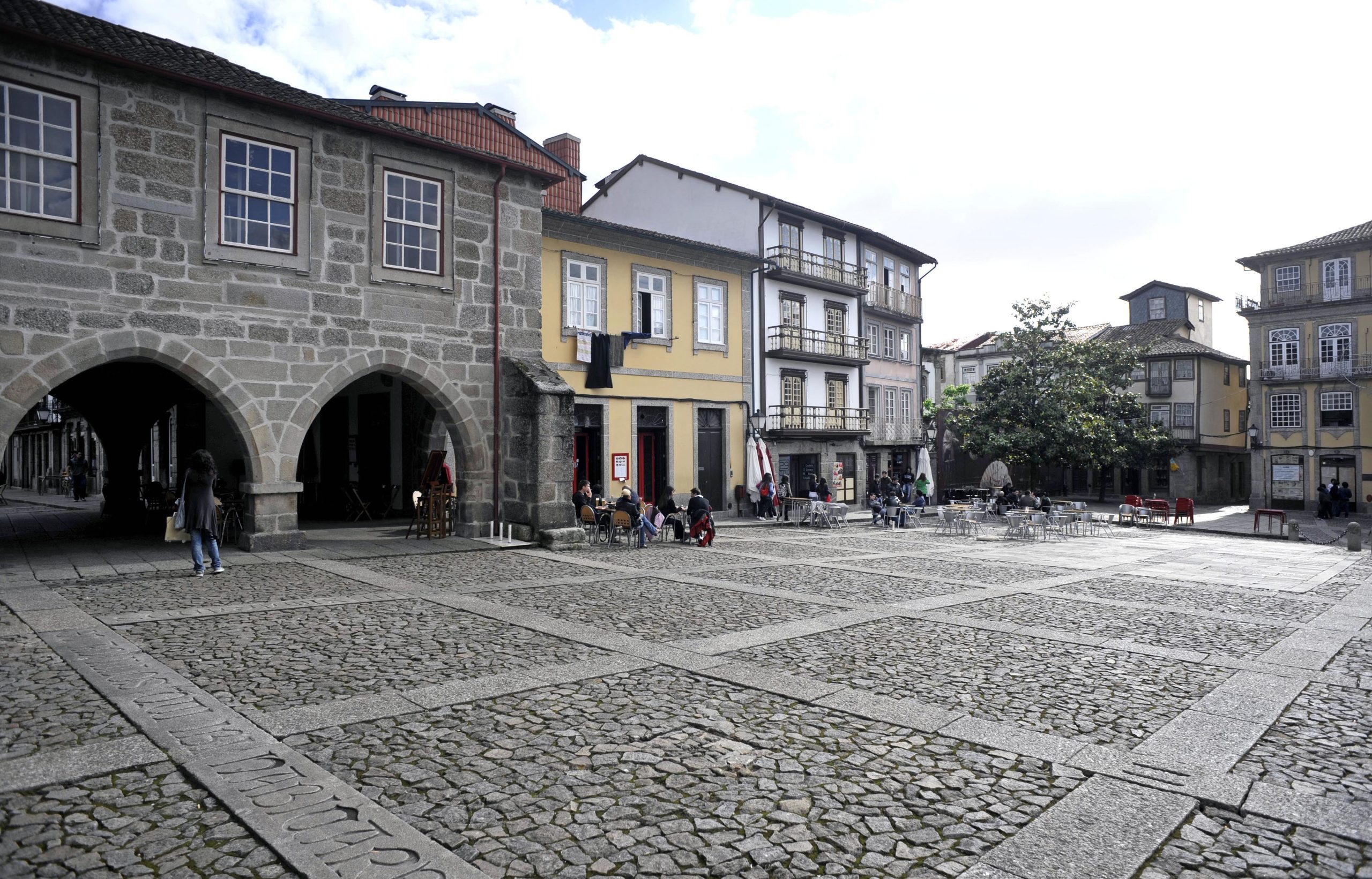 No dia em que começam os Exames Nacionais, há também arte em Guimarães, engenharia no Porto e sopas em Vila Viçosa