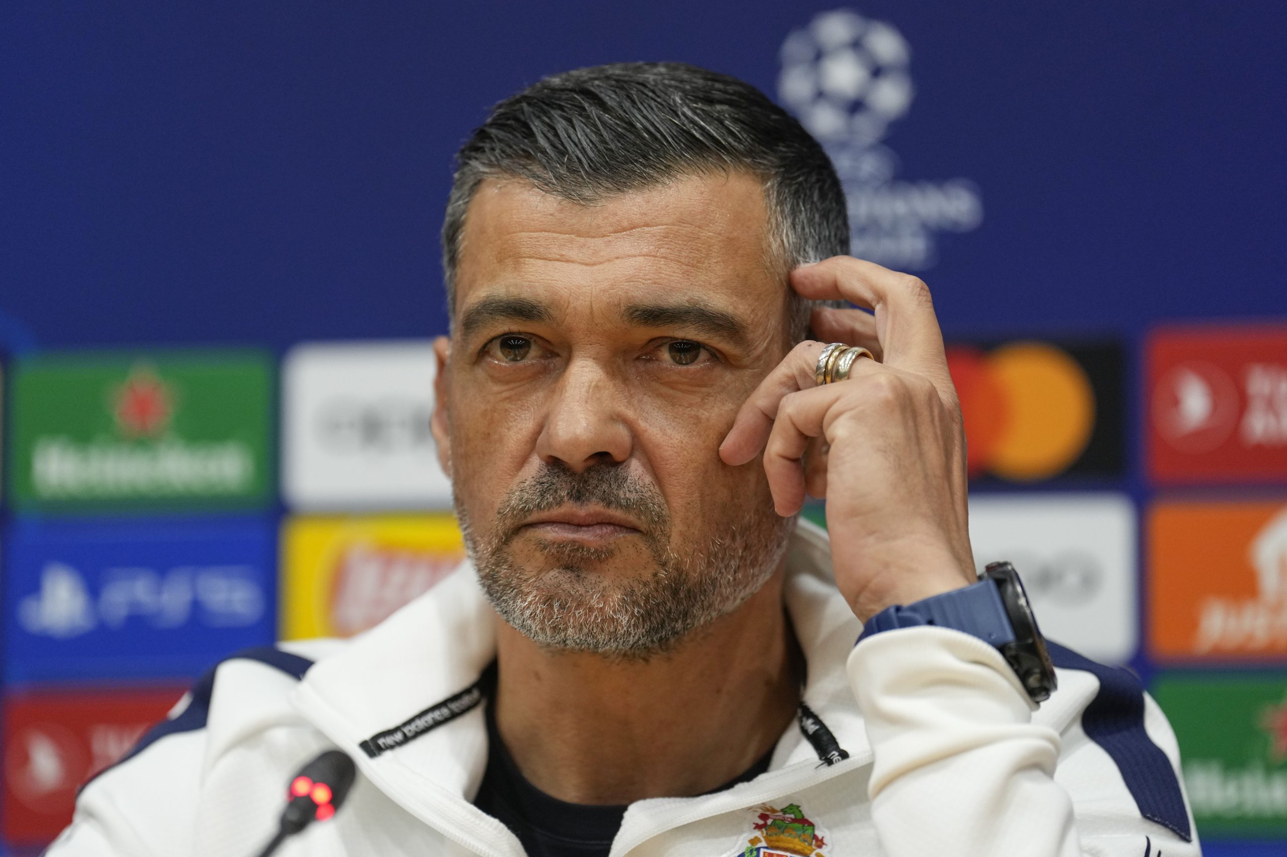 Conceição diz que só um FC Porto numa “grandíssima noite” pode vencer em Barcelona
