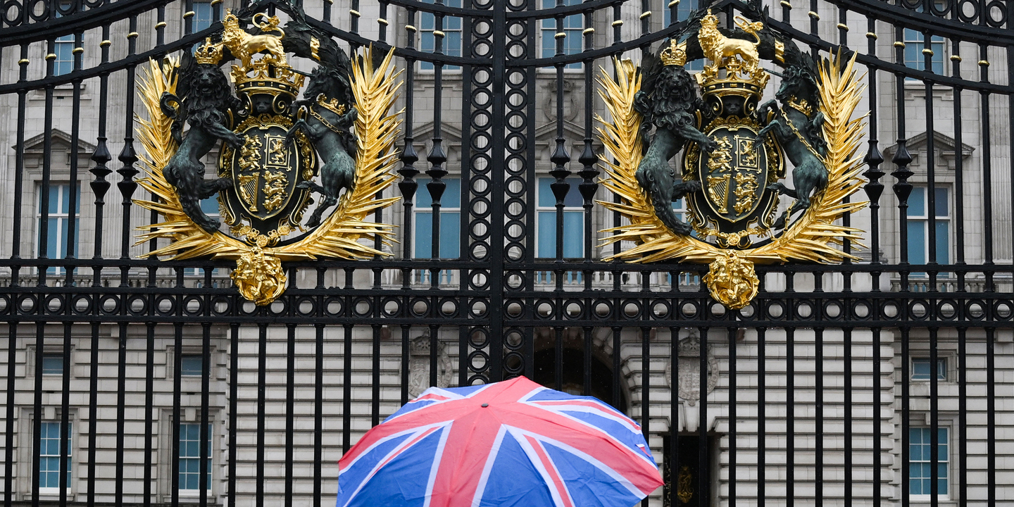 Homem preso ao tentar invadir estábulo do Palácio de Buckingham