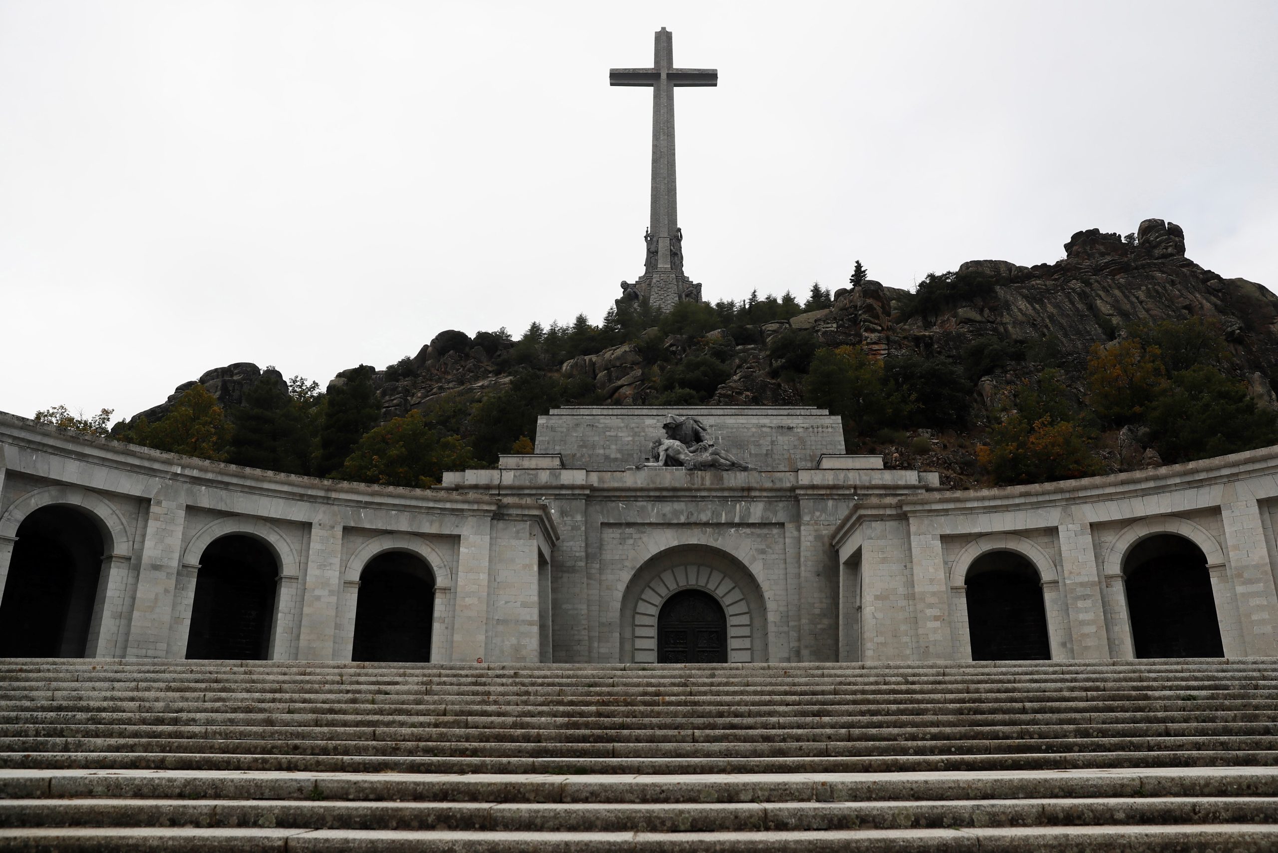 Espanha inicia retirada de corpos de vítimas da guerra civil do Vale dos Caídos