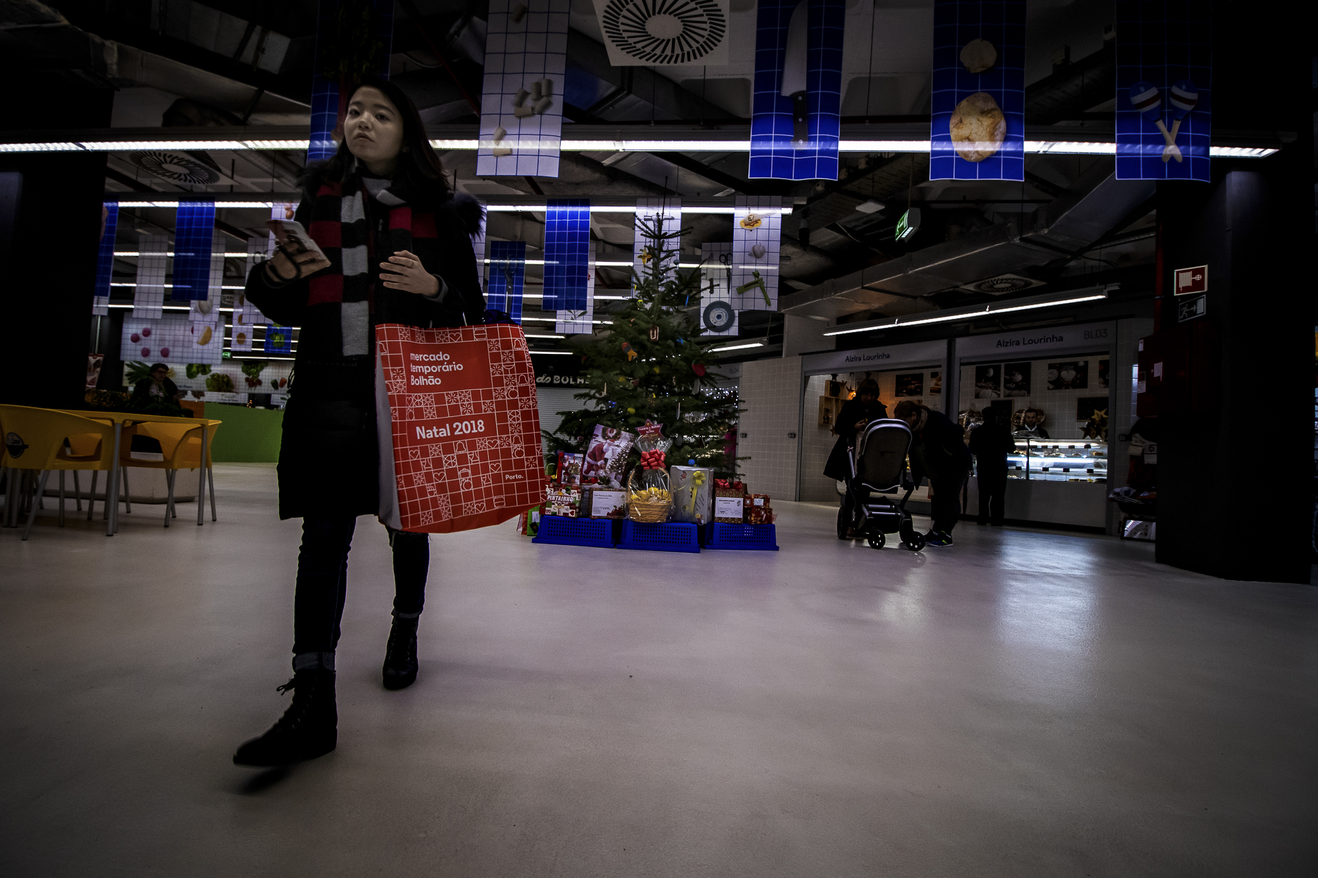 Bolhão. No mercado temporário, o Natal não tem gente, nem alegria — restam pregões civilizados