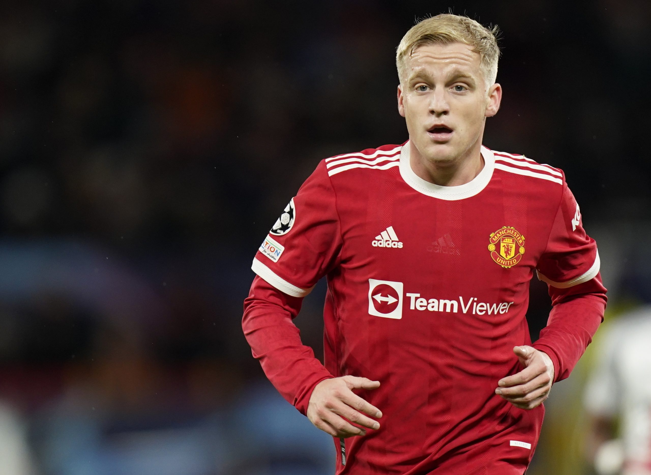 Van de Beek procura redenção com empréstimo ao Everton de André Gomes e Lampard