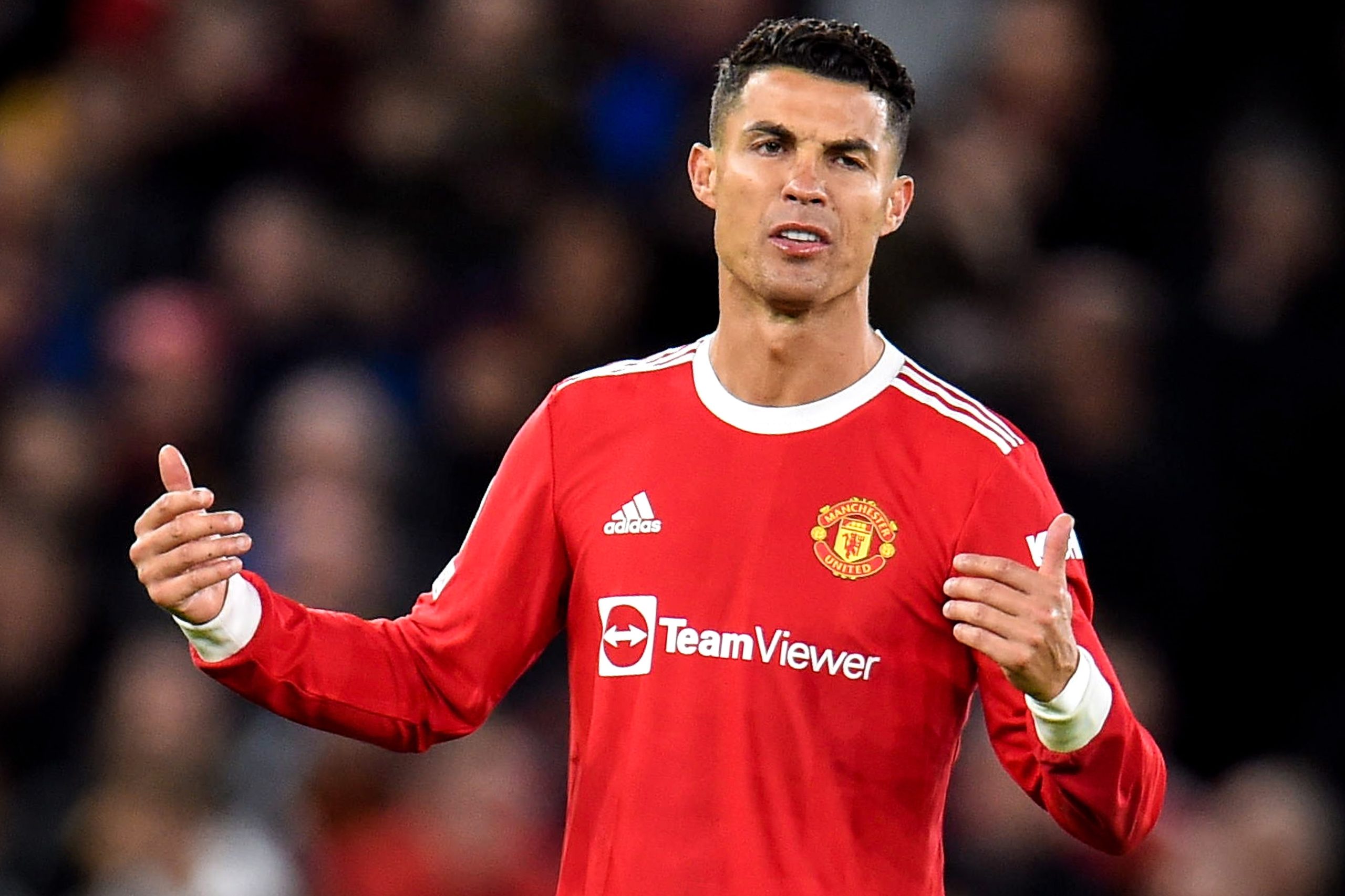 Covid-19: Jogo com Brentford adiado devido a surto no Manchester United