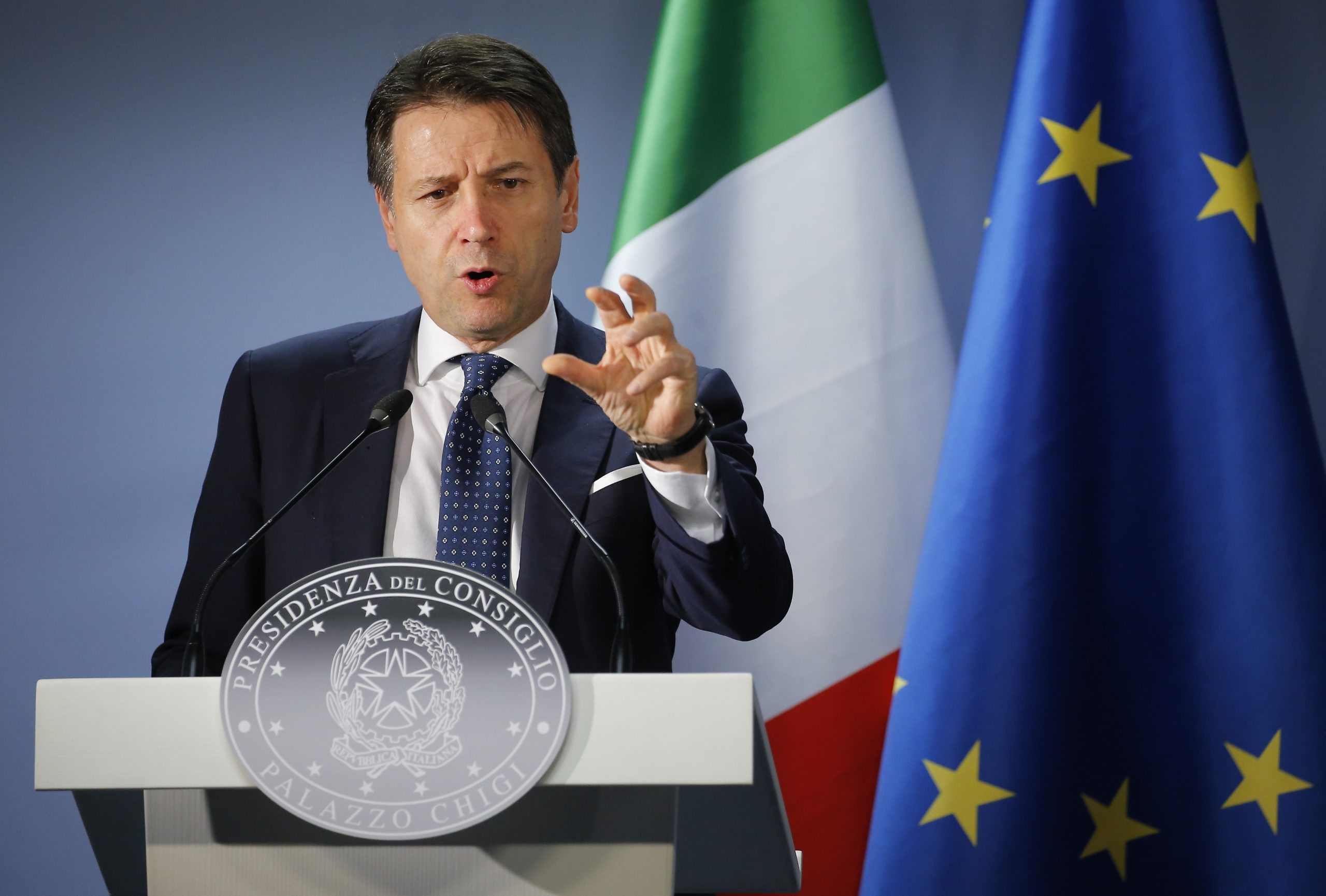 Comissão Europeia pronuncia-se hoje sobre nova proposta de orçamento de Itália