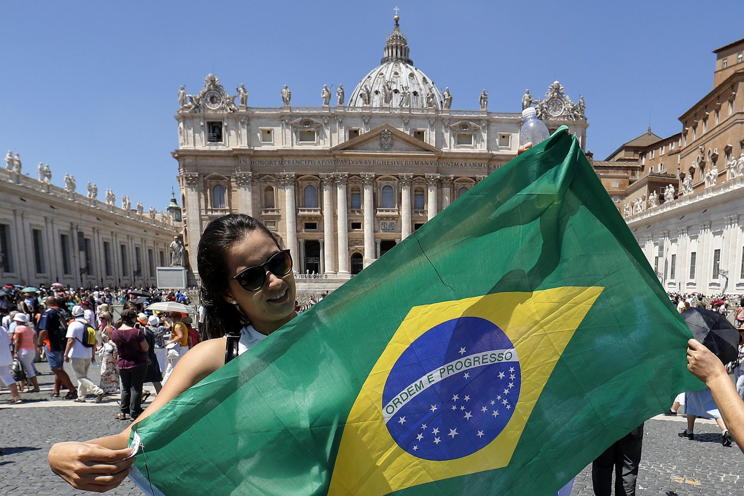 Papa Francisco anima brasileiros e diz que vencerão para a próxima