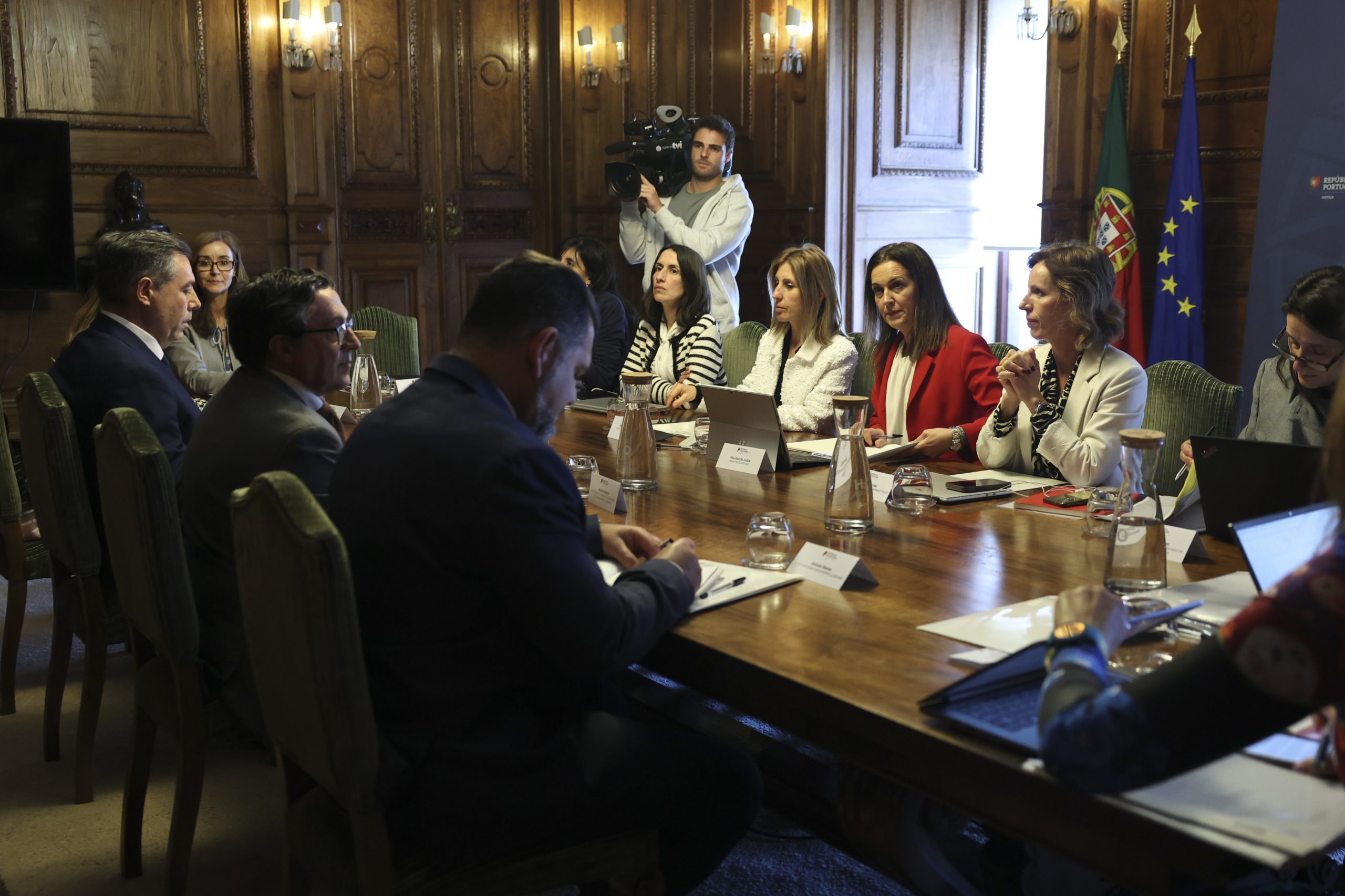 Negociação formal para rever estatuto dos oficiais de justiça arranca em julho