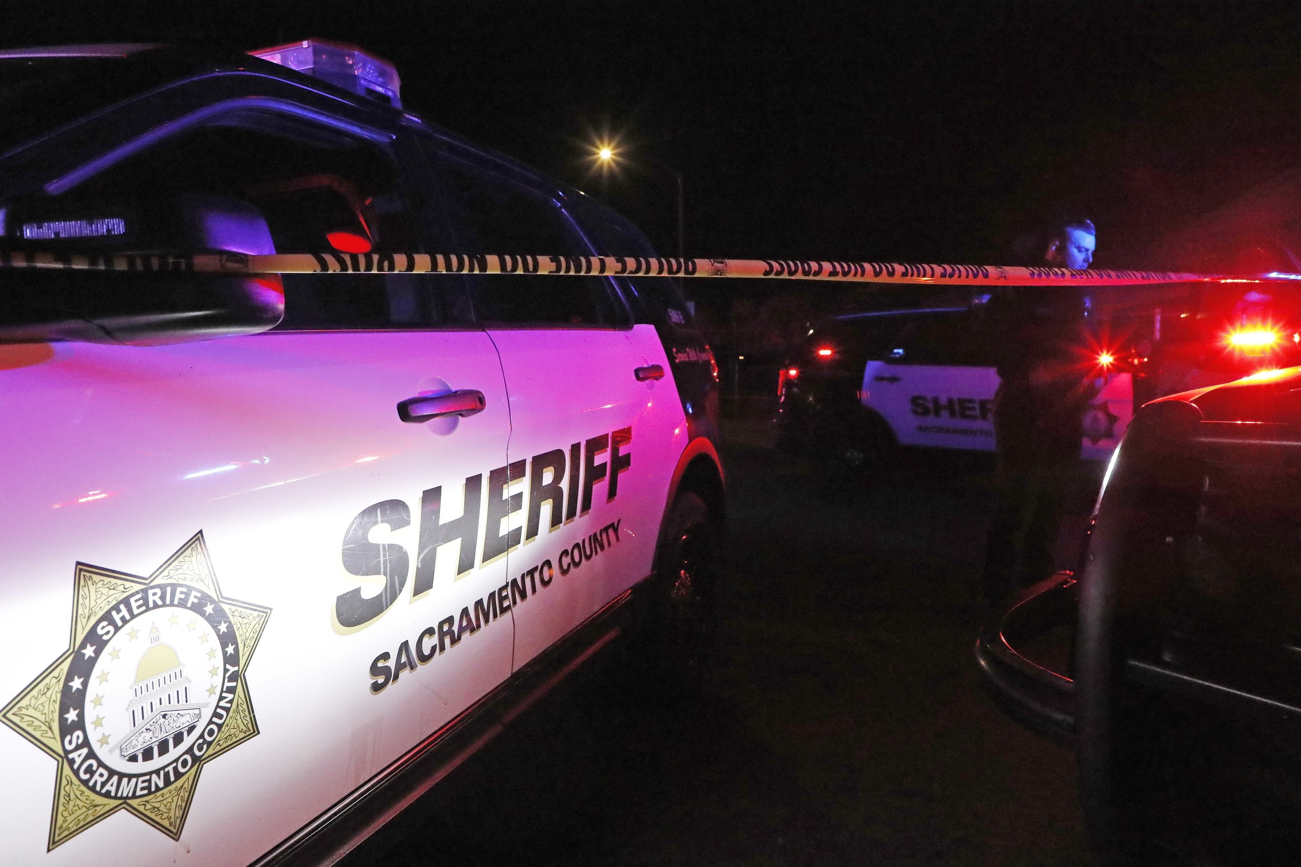 EUA: Seis mortos e pelo menos 10 feridos em tiroteio. Polícia de Sacramento procura suspeitos