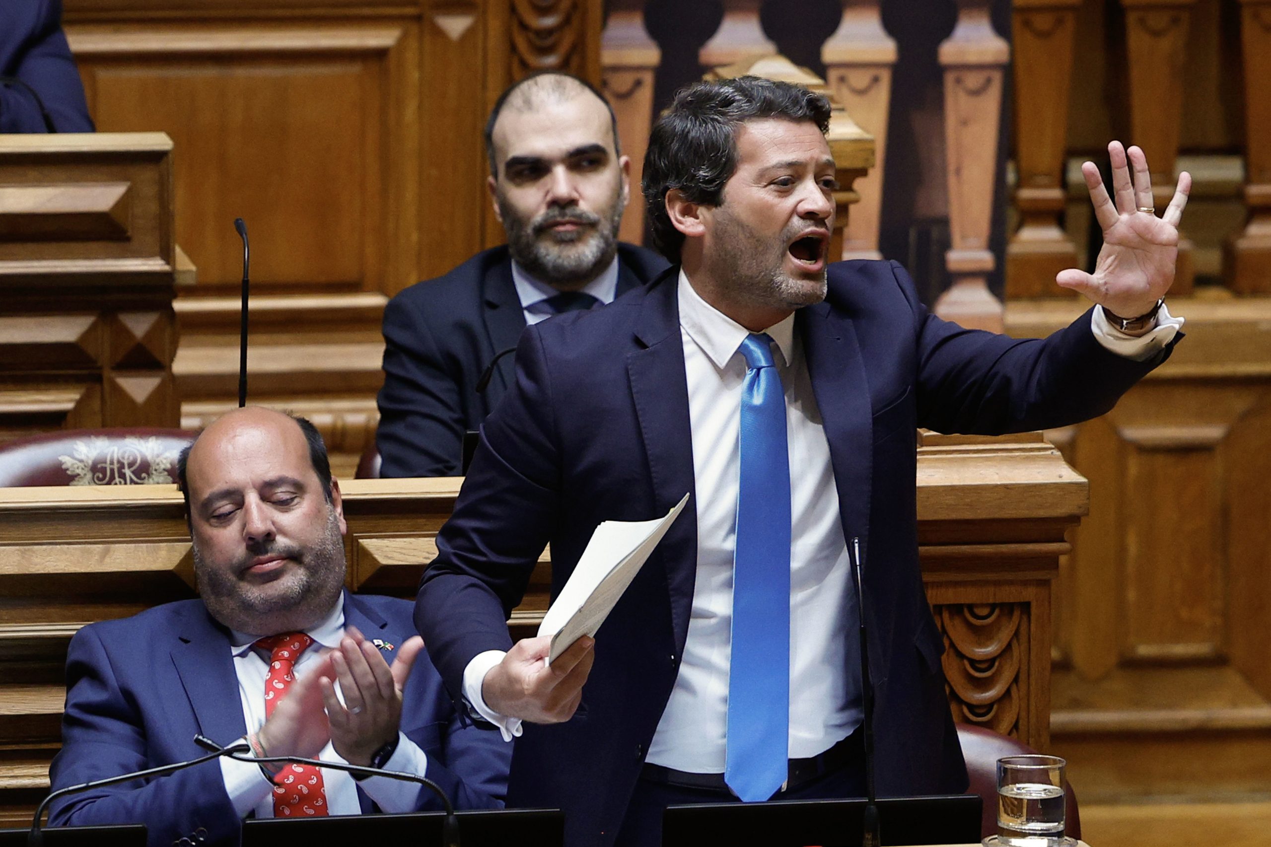 Chega pede parecer à Comissão da Transparência sobre deputado do PS na comissão