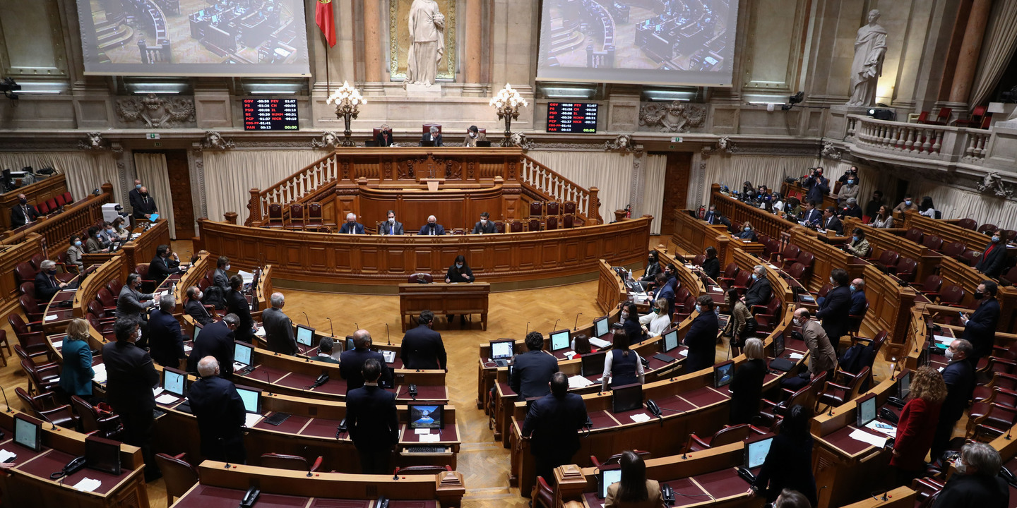 Covid-19: PS defende que “Portugal não falhou”, PSD diz que Governo “andou atrás do prejuízo”