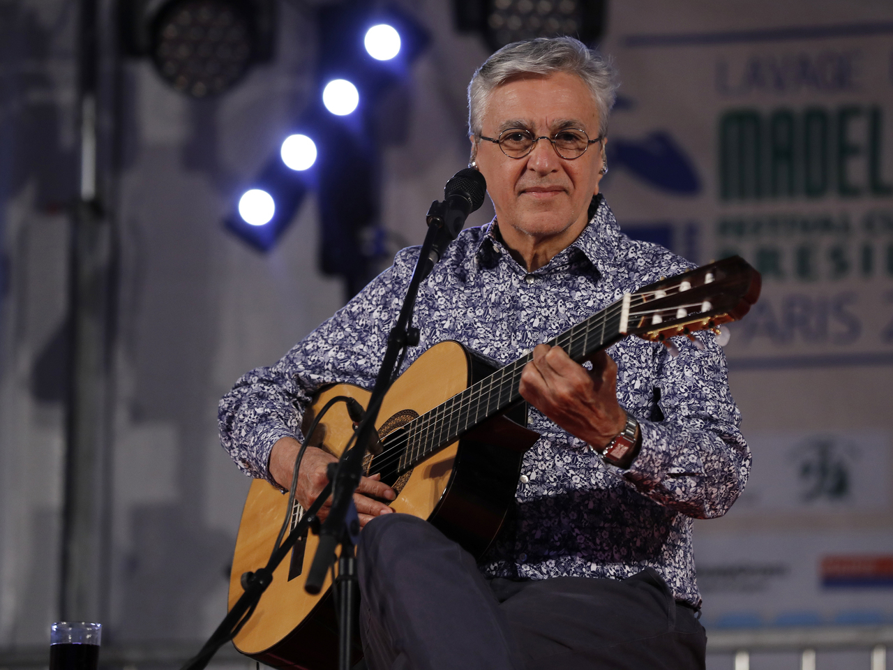 Caetano Veloso considera a situação política brasileira difícil, triste e preocupante