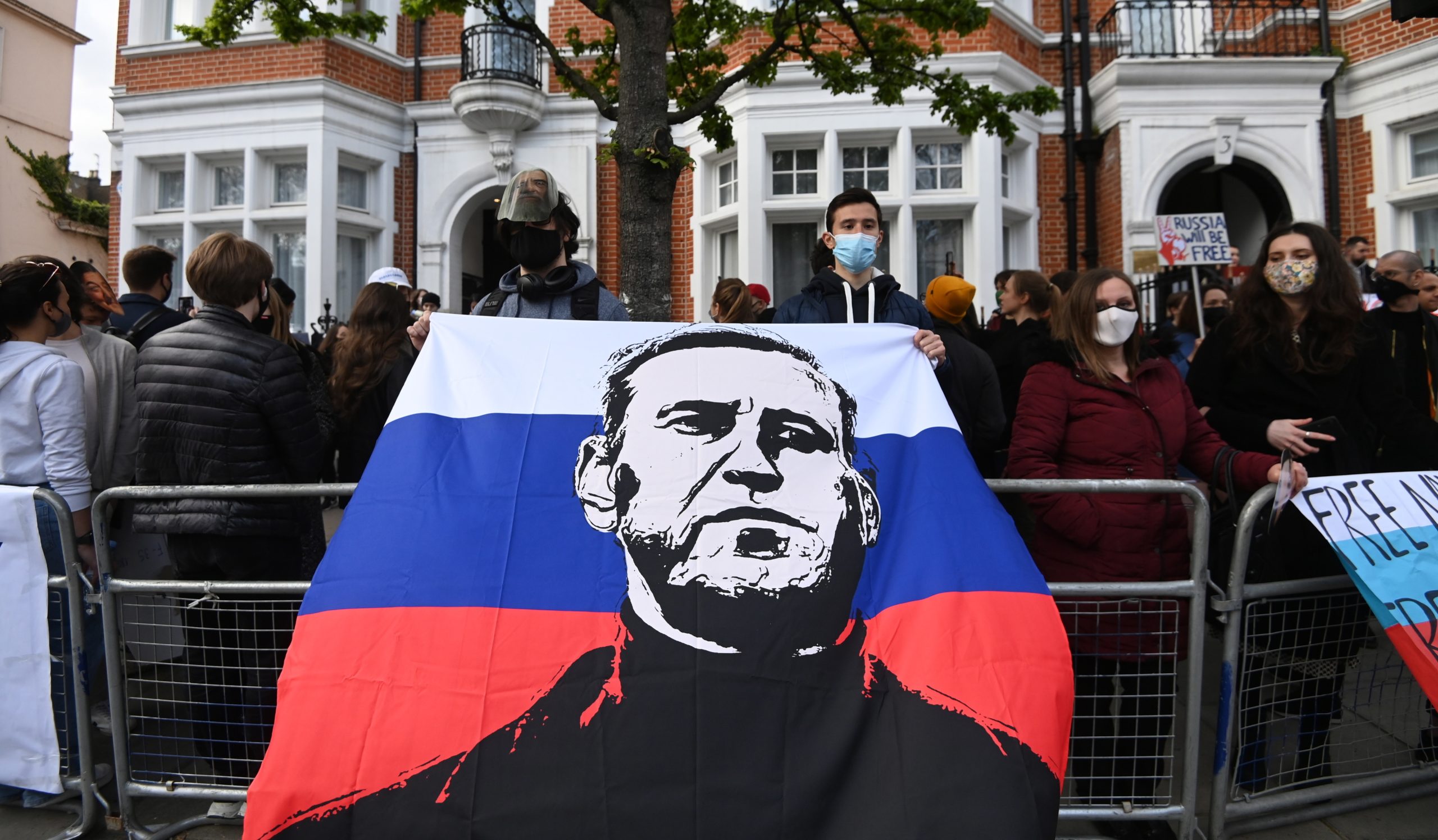 Rússia: Apoiantes de Navalny acusam Google e Apple de “censura” política