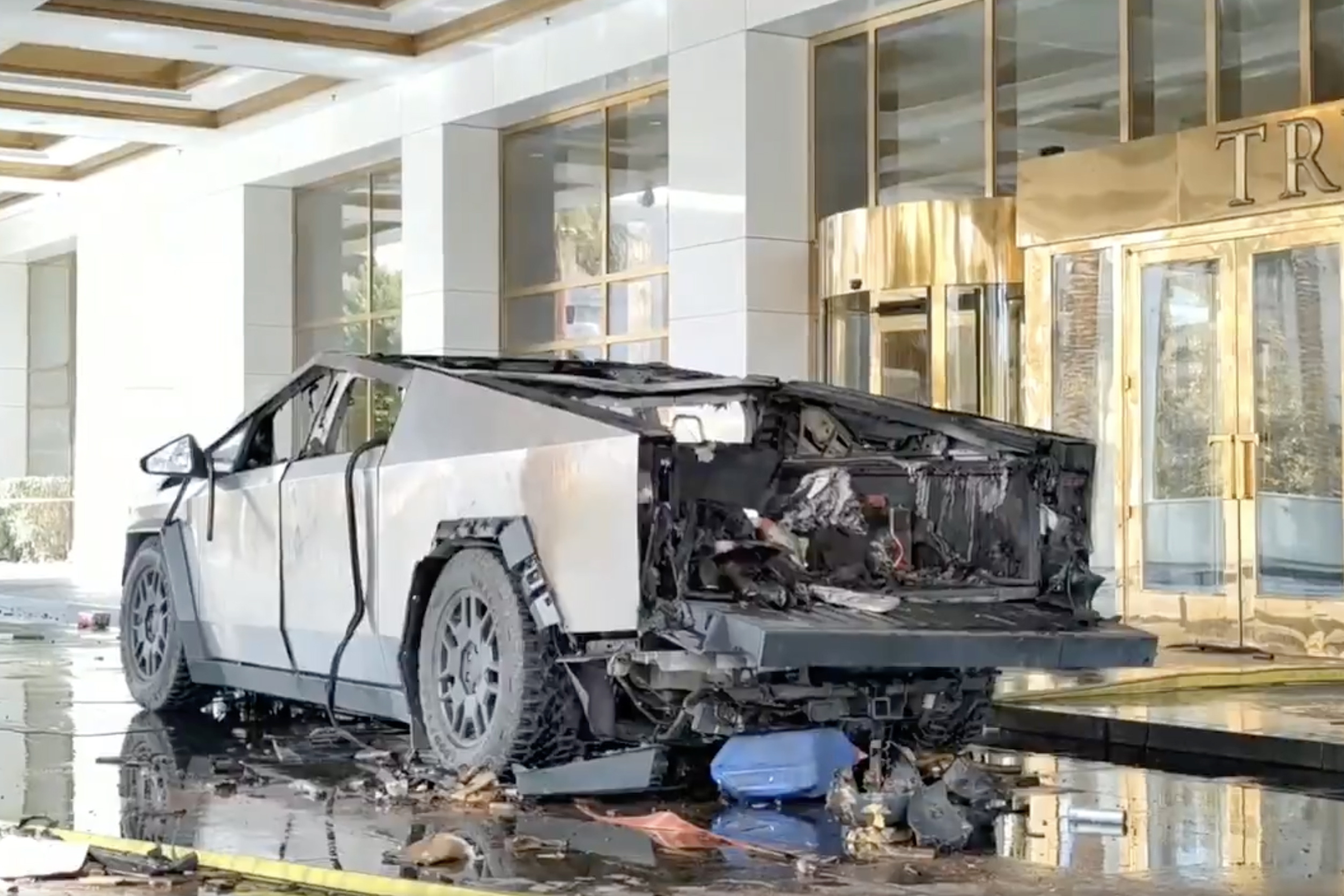 Homem que fez explodir Tesla em Las Vegas utilizou ChatGPT para planear ataque