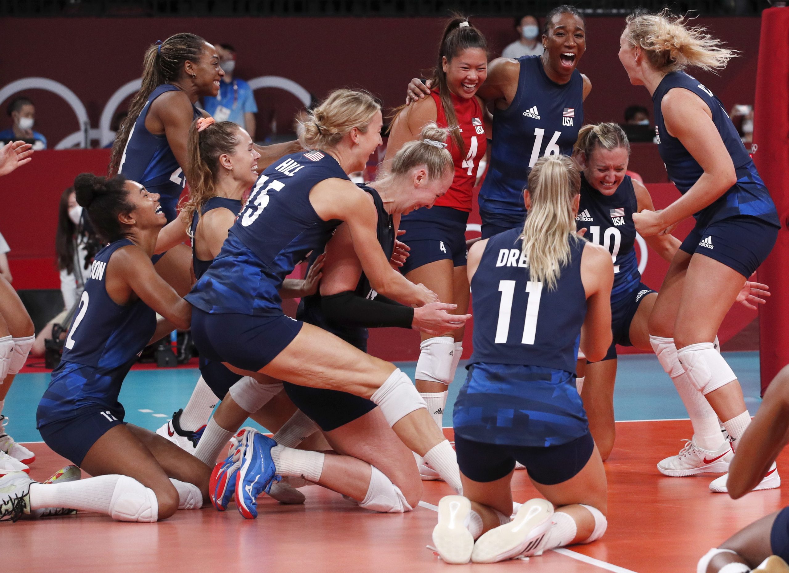 EUA vencem voleibol de praia feminino, April Ross conquista terceira medalha