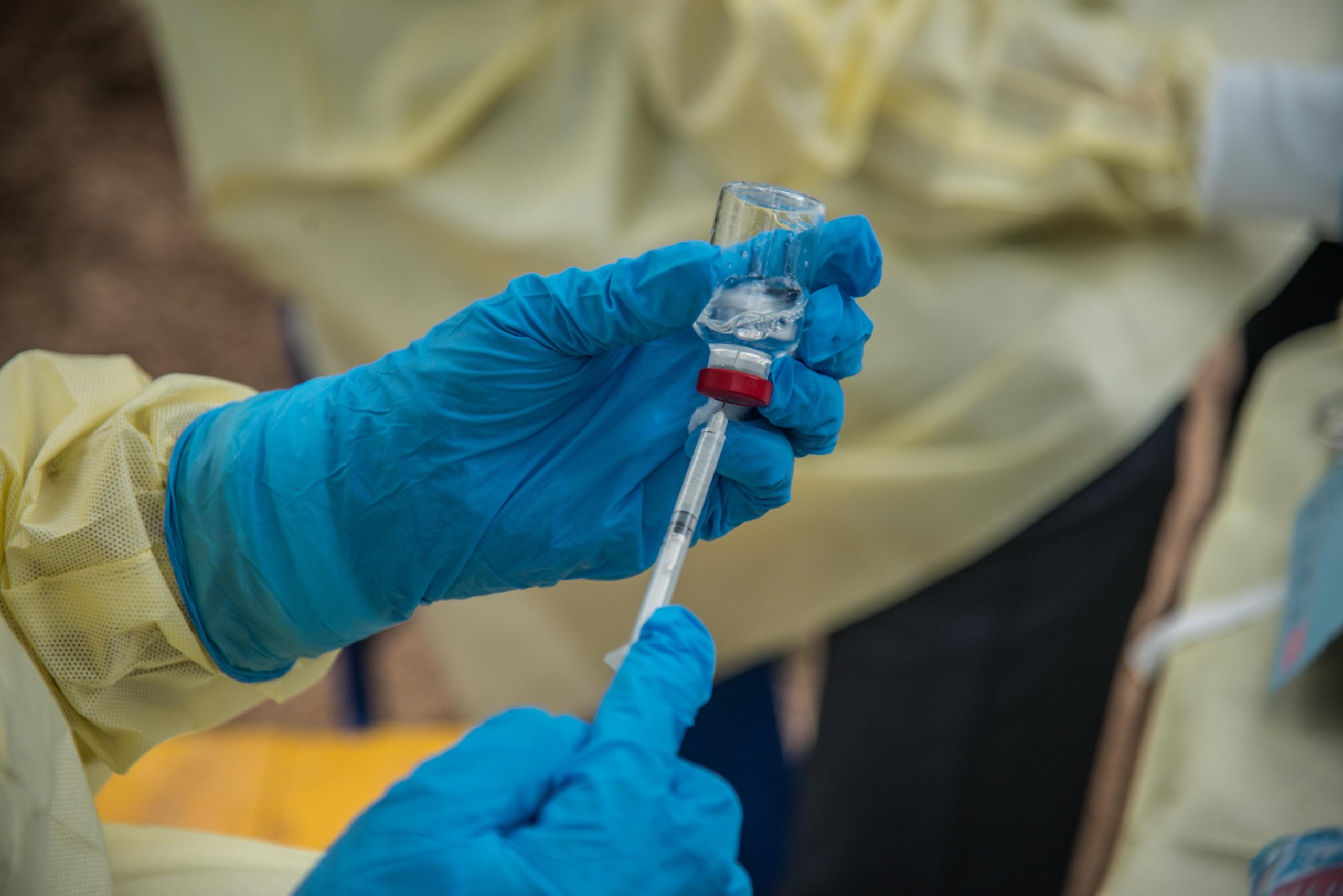 Vacinação contra Ébola começa na Guiné-Conacri com 11 mil vacinas