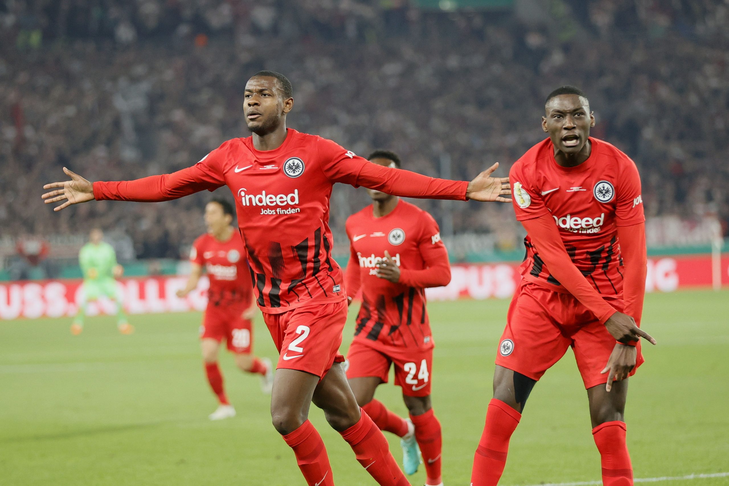 Central francês Evan Ndicka é reforço para José Mourinho
