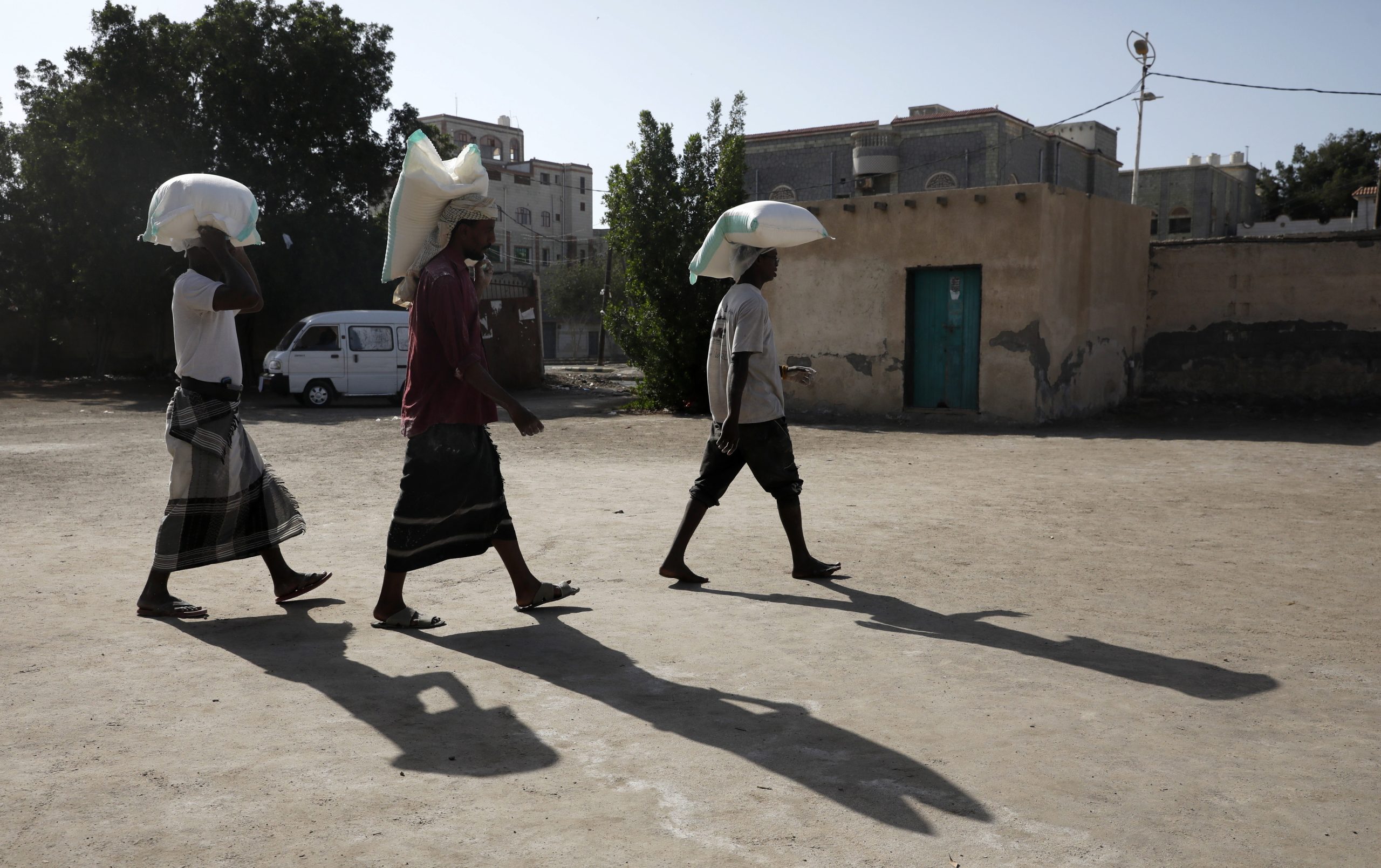 É uma “das piores crises humanitárias do mundo”. No Iémen falta tudo, incluíndo dinheiro para ajudar