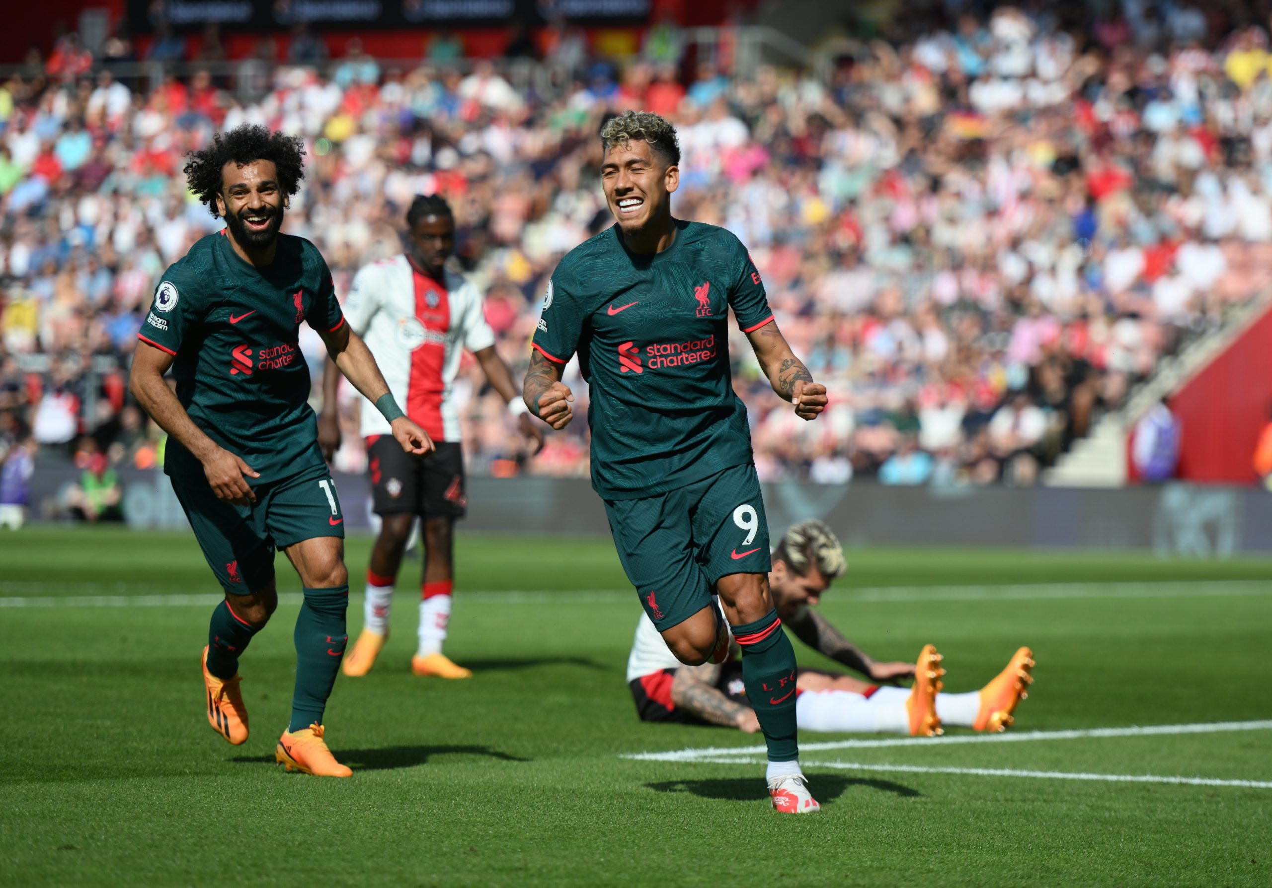 Roberto Firmino assina pelo Al Ahli da Arábia Saudita