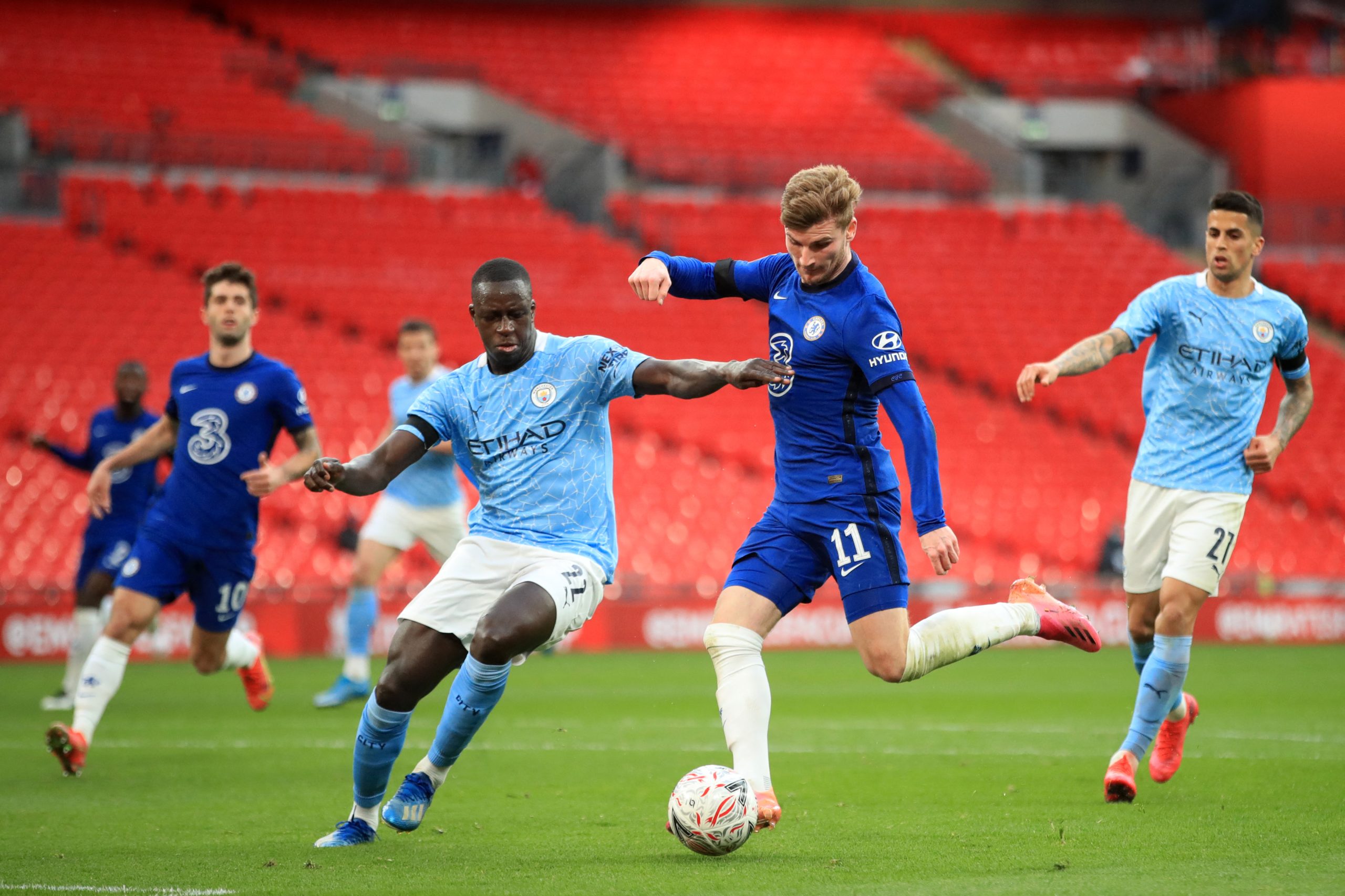 Premier League e o sucesso europeu: O dinheiro é quem mais ordena