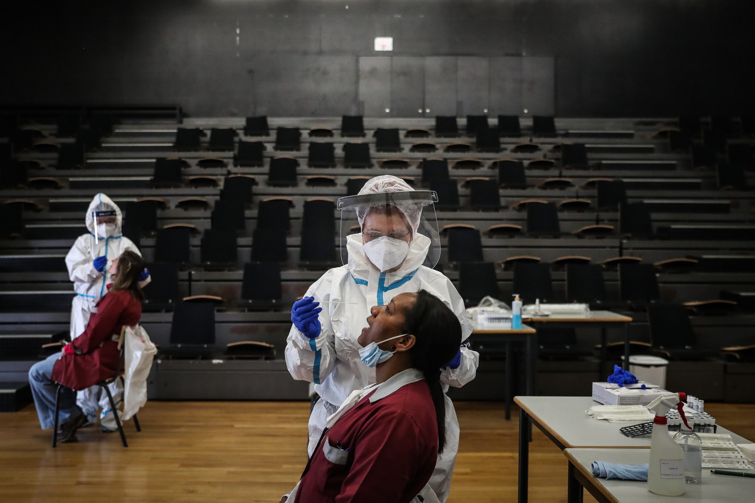 Covid-19: Escolas no Algarve com 13 surtos e 42 turmas em isolamento