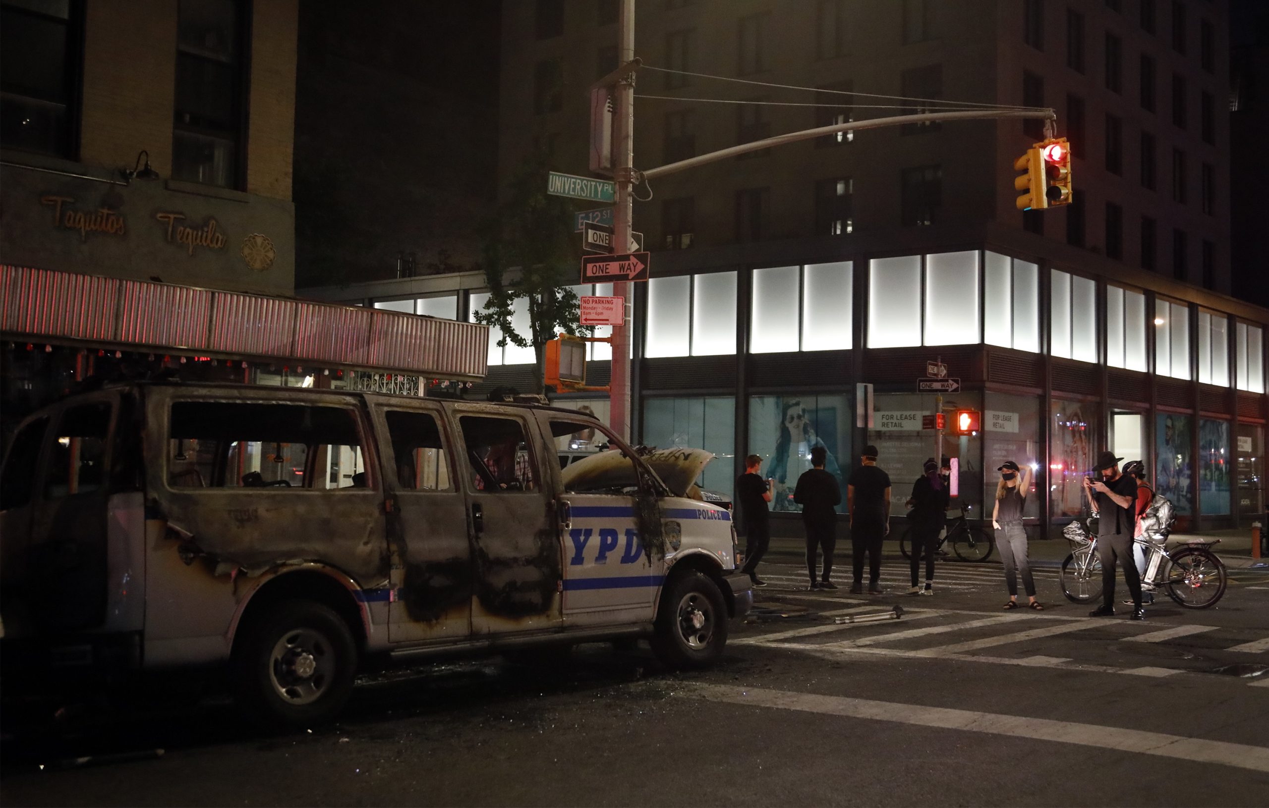 Estados Unidos. Nova Iorque promete investigação rápida às ações policiais durante os protestos
