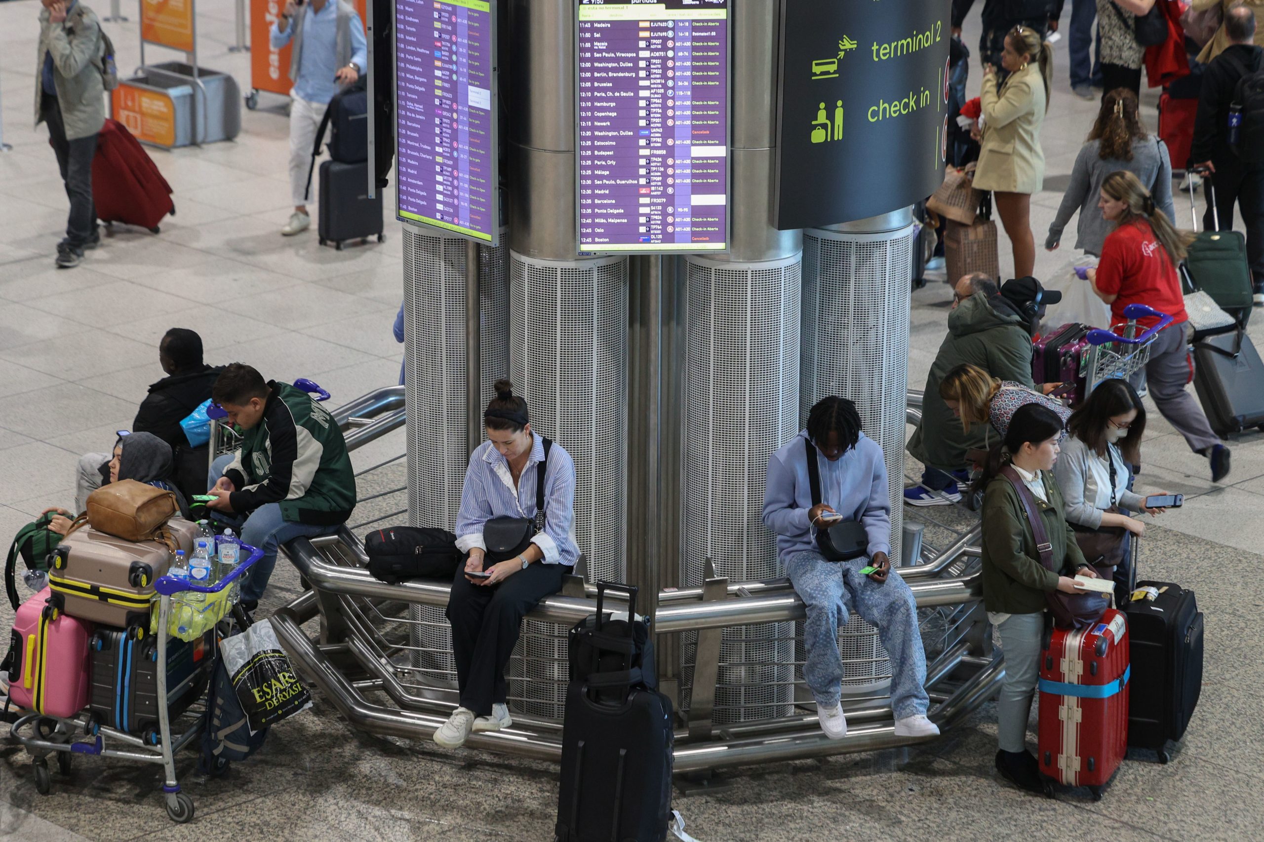 Abu Dhabi quer ser o primeiro aeroporto “sem passaportes”