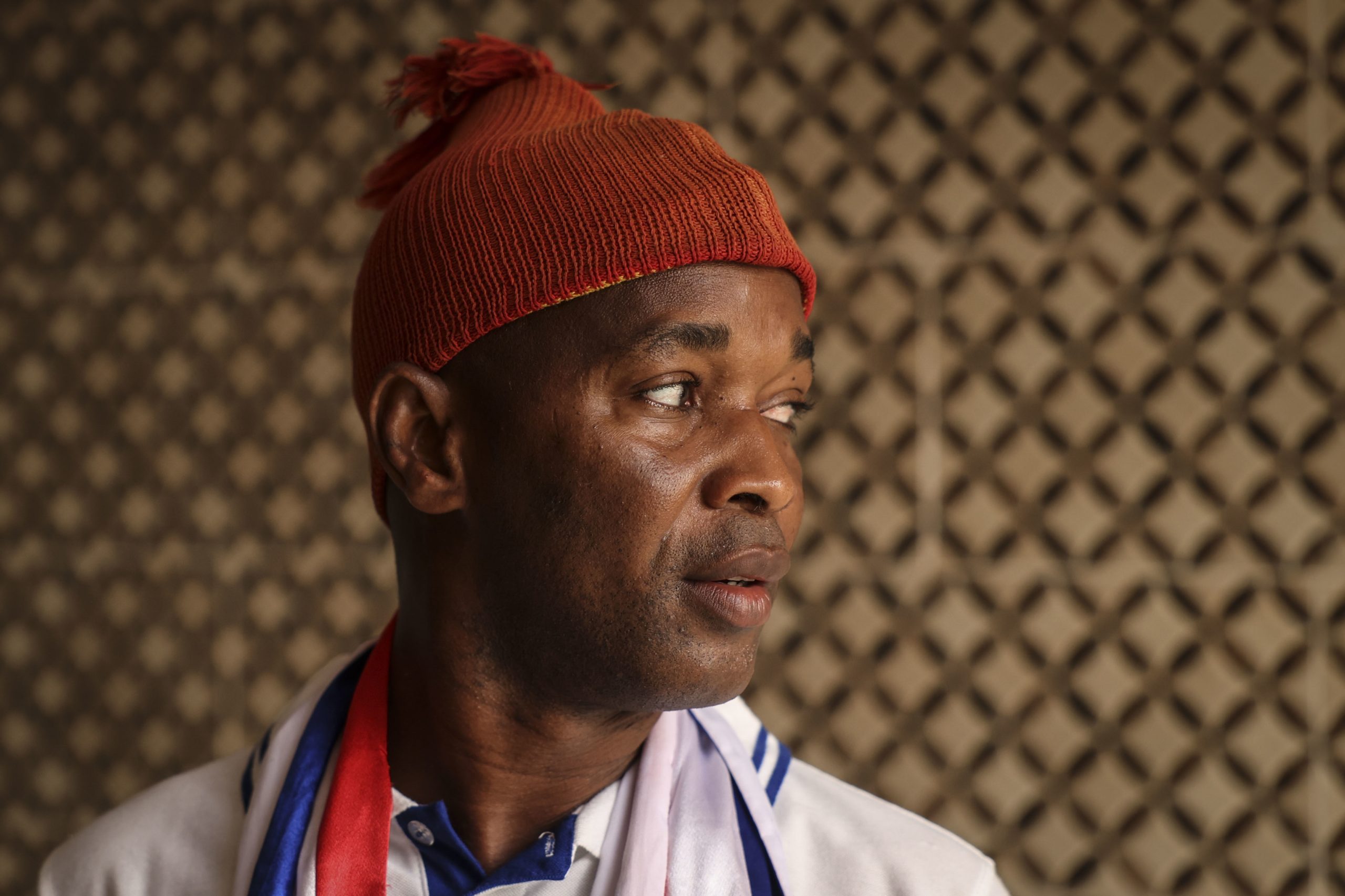 Guiné-Bissau: Gorro vermelho de Kumba Ialá passado oficialmente para líder do Partido da Renovação Social