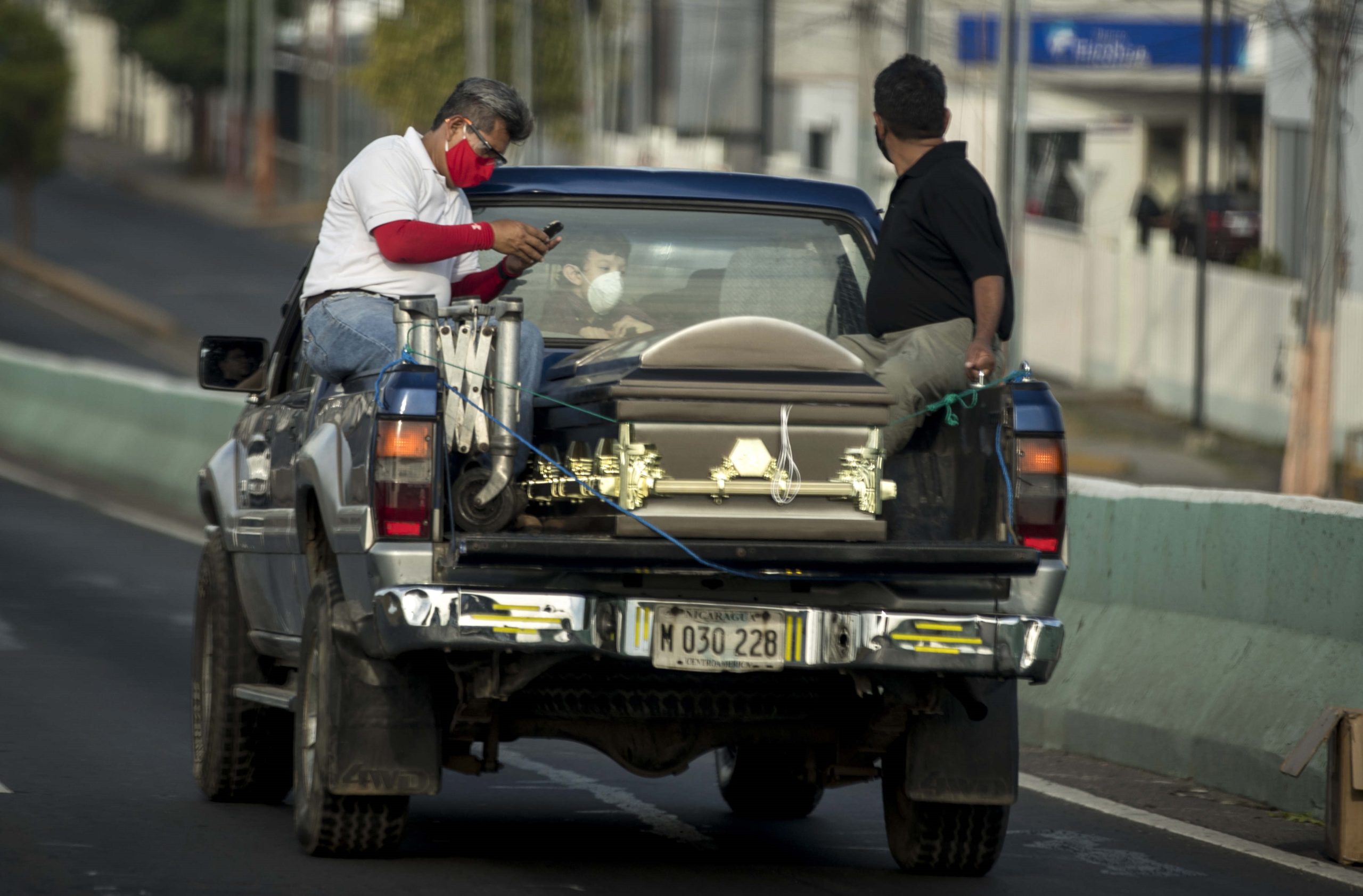 Governo da Nicarágua escondeu entre 6.000 e 9.000 óbitos pelo vírus