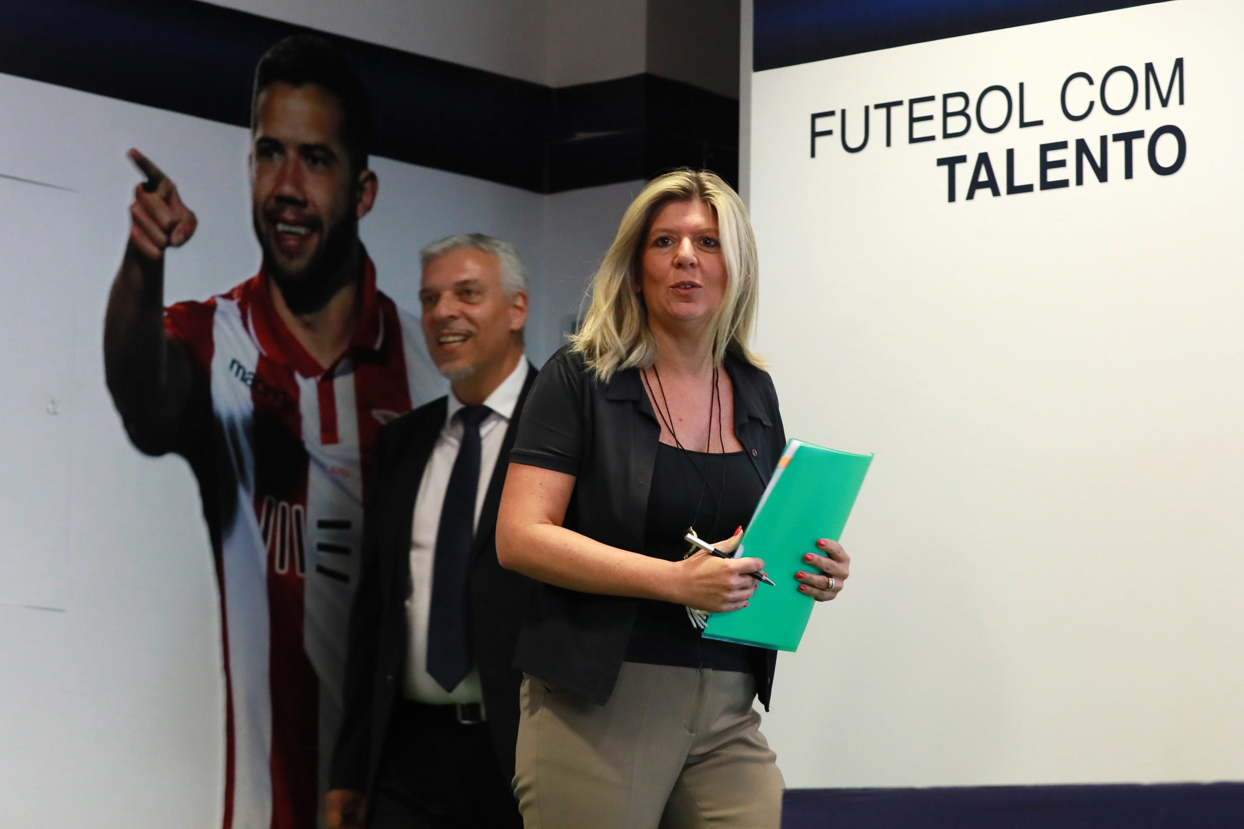 Diretora da Liga admite “possibilidade” de jogos às 12:45 em 2019/20