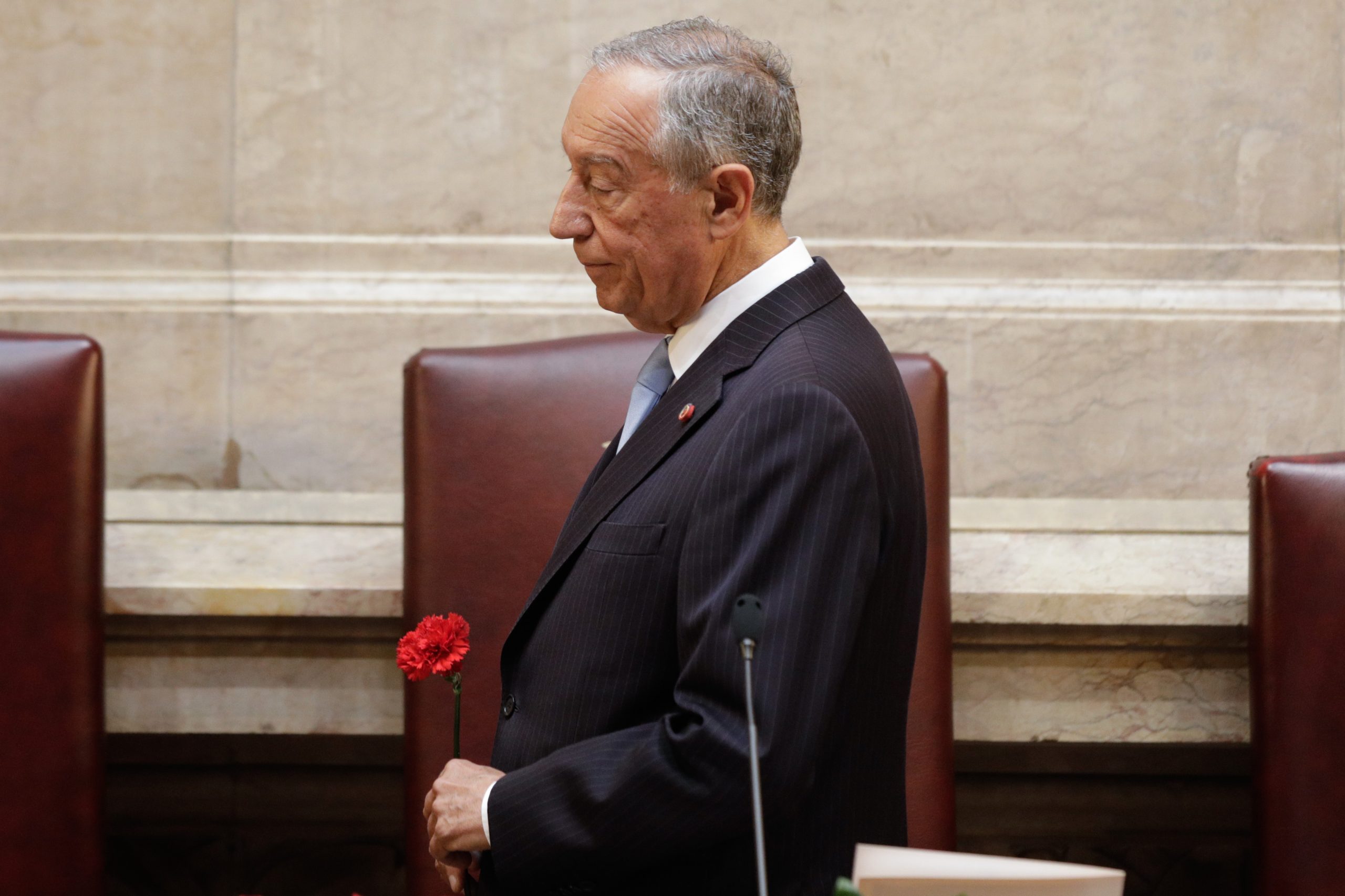 Do populismo às reformas no sistema político. Os alertas de Marcelo no 25 de Abril