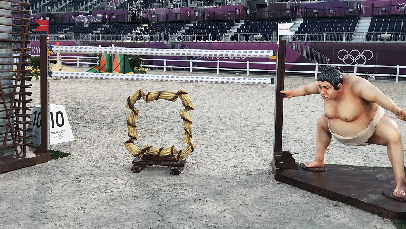 Estátua de lutador de sumo assustou cavalos nos Jogos Olímpicos? Há quem diga que sim
