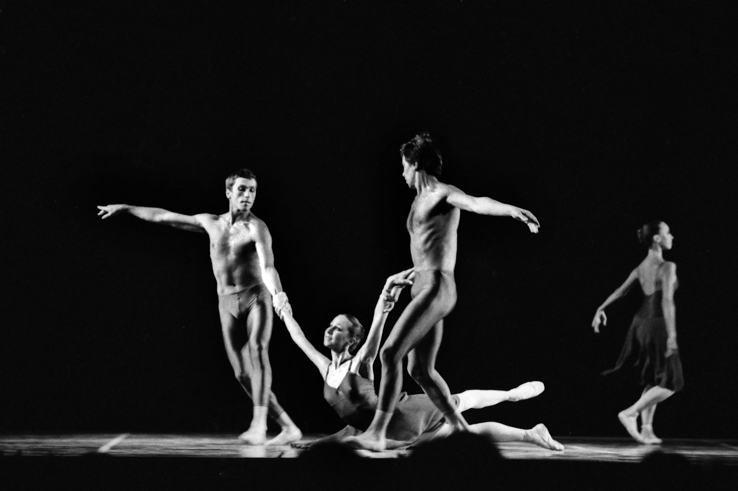 Companhia Nacional de Bailado recria-se com arquivo aberto e “palcos paralelos” virtuais
