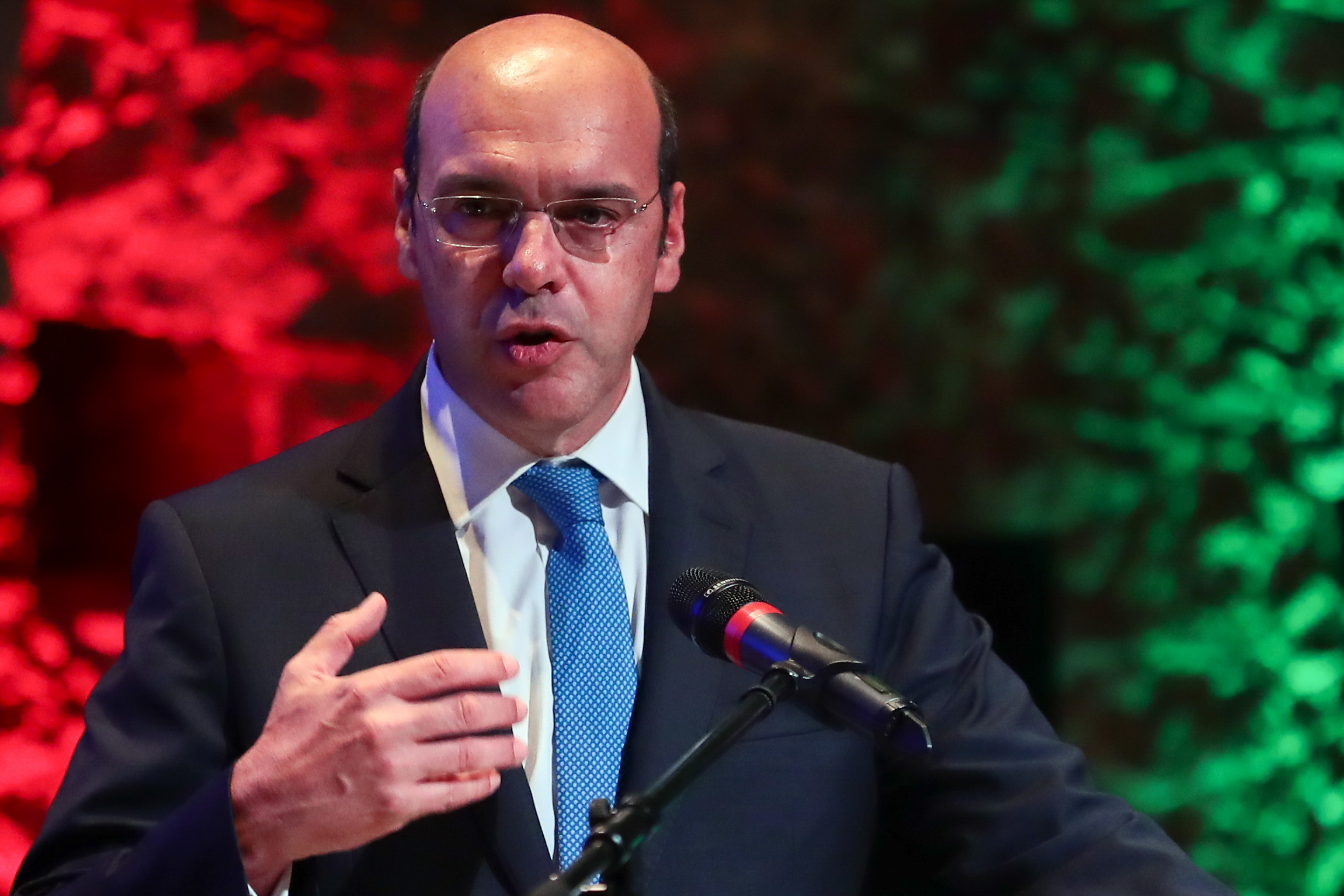Corte de fornecimento de petróleo deve ser tema de “muito curto prazo”, acredita o ministro da Economia, garantindo que “não há razões para preocupação”