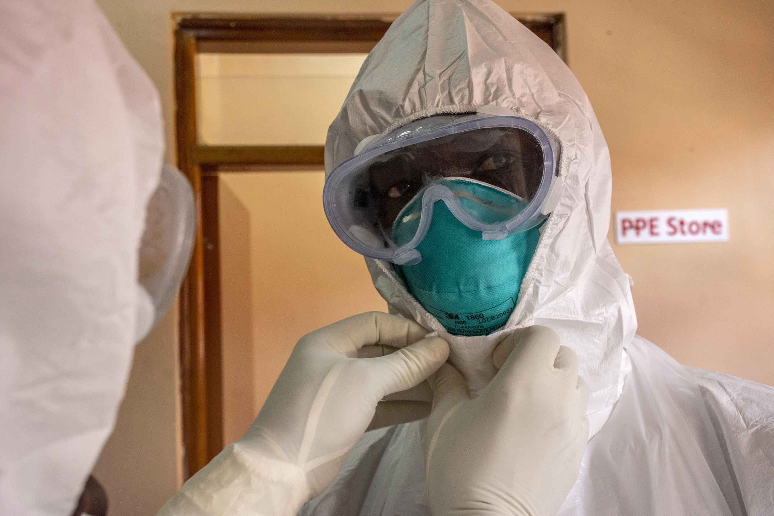 OMS duplica fundos para combater o surto de Ébola no Uganda