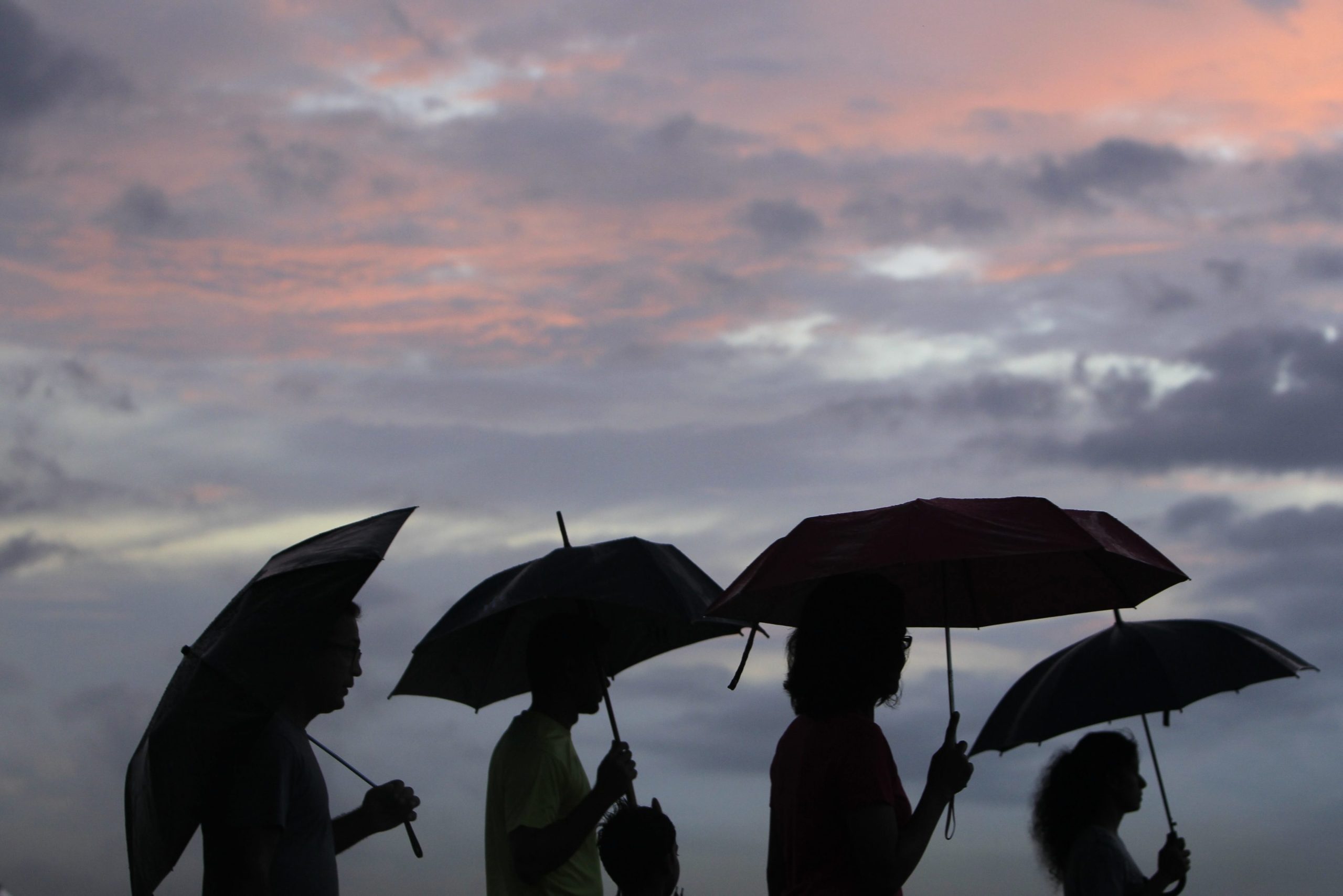 Inundações e vias cortadas em Vila Real de Santo António devido a chuva intensa