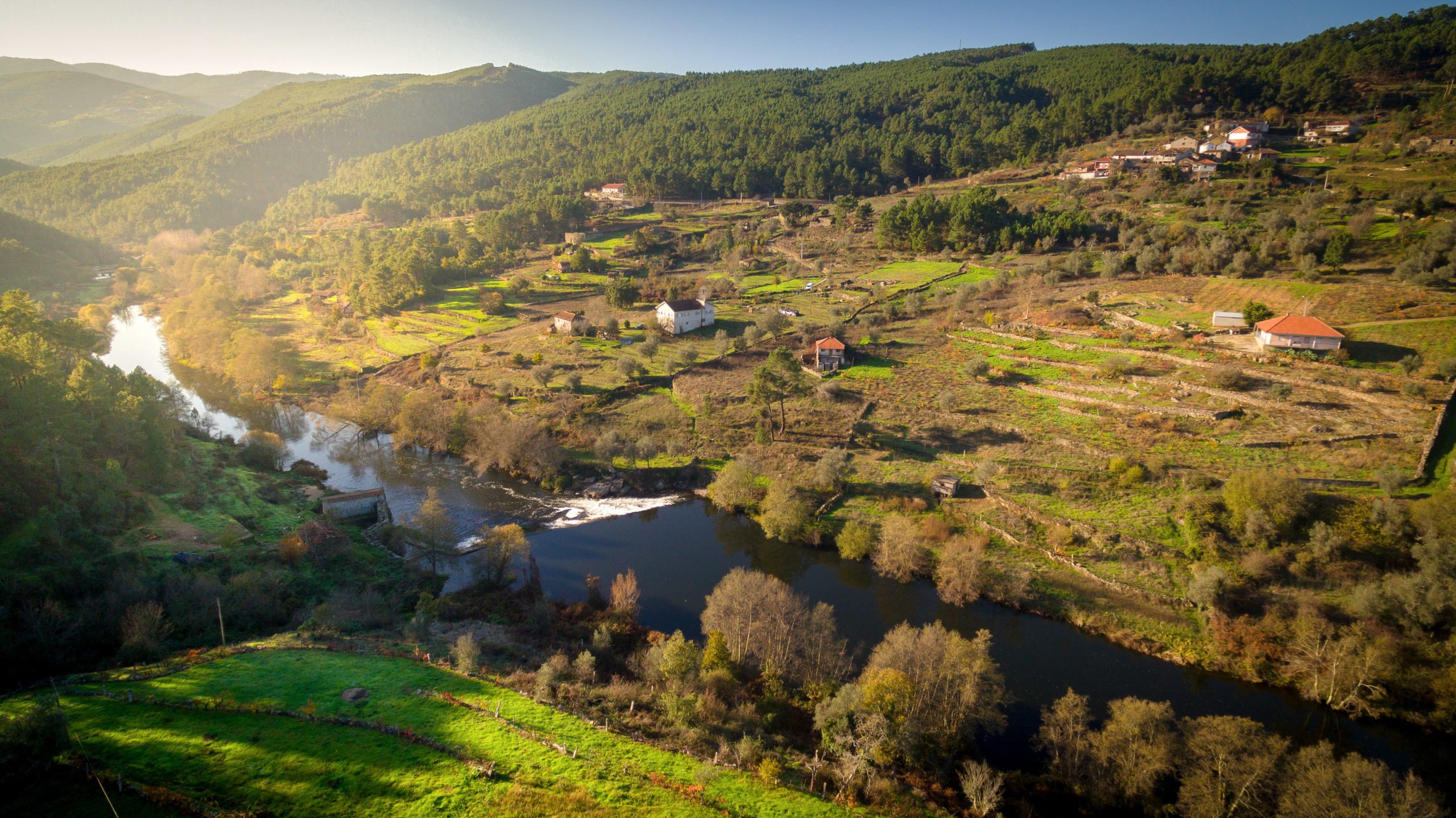 Nova ponte repõe travessia reclamada por população afetada pela barragem do Alto Tâmega