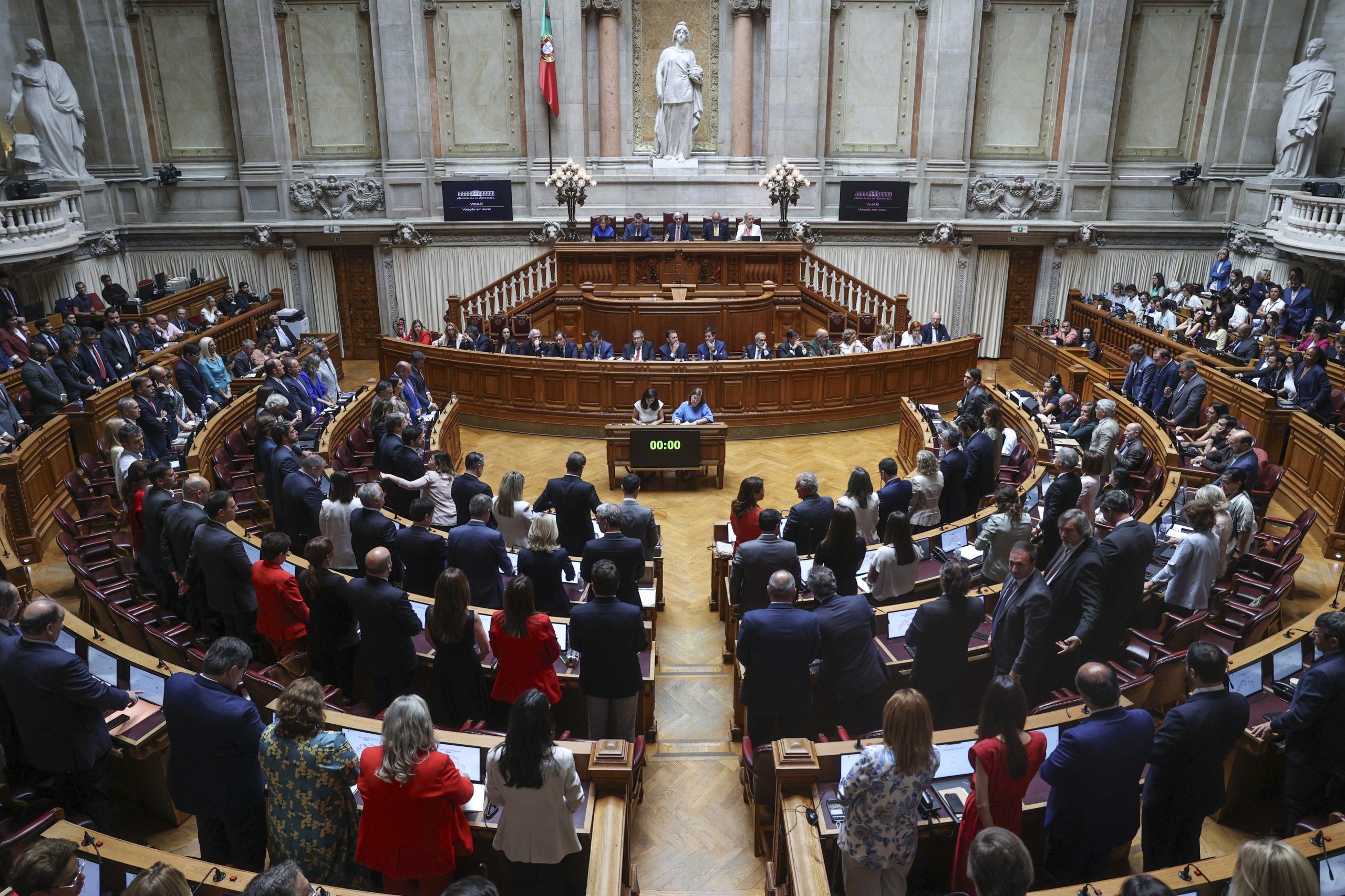 Petição para tornar violação crime público entregue com mais de 200 mil assinaturas