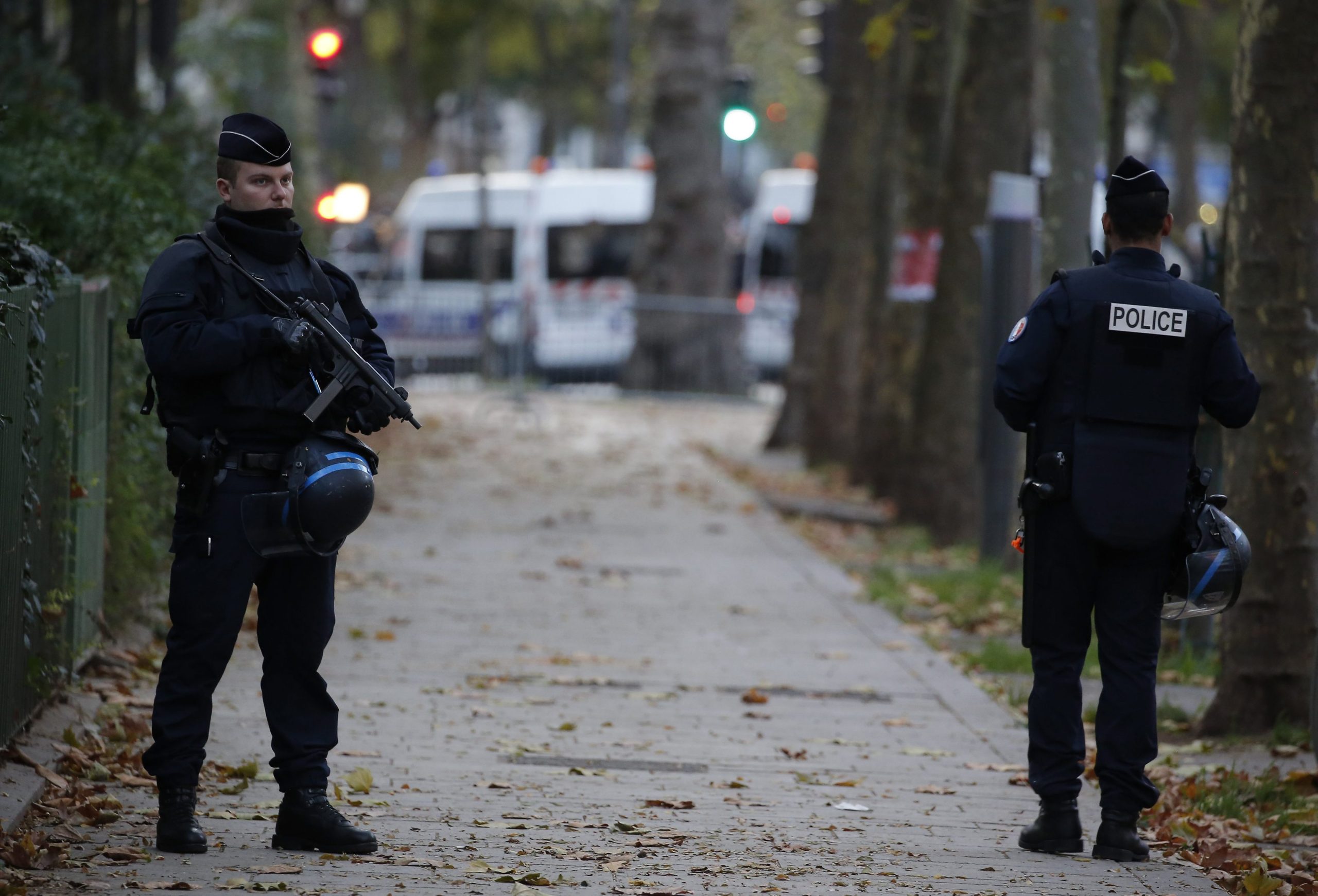 Famílias das vítimas dos atentados de novembro de 2015 em Paris consideram processo “um grande show mediático”