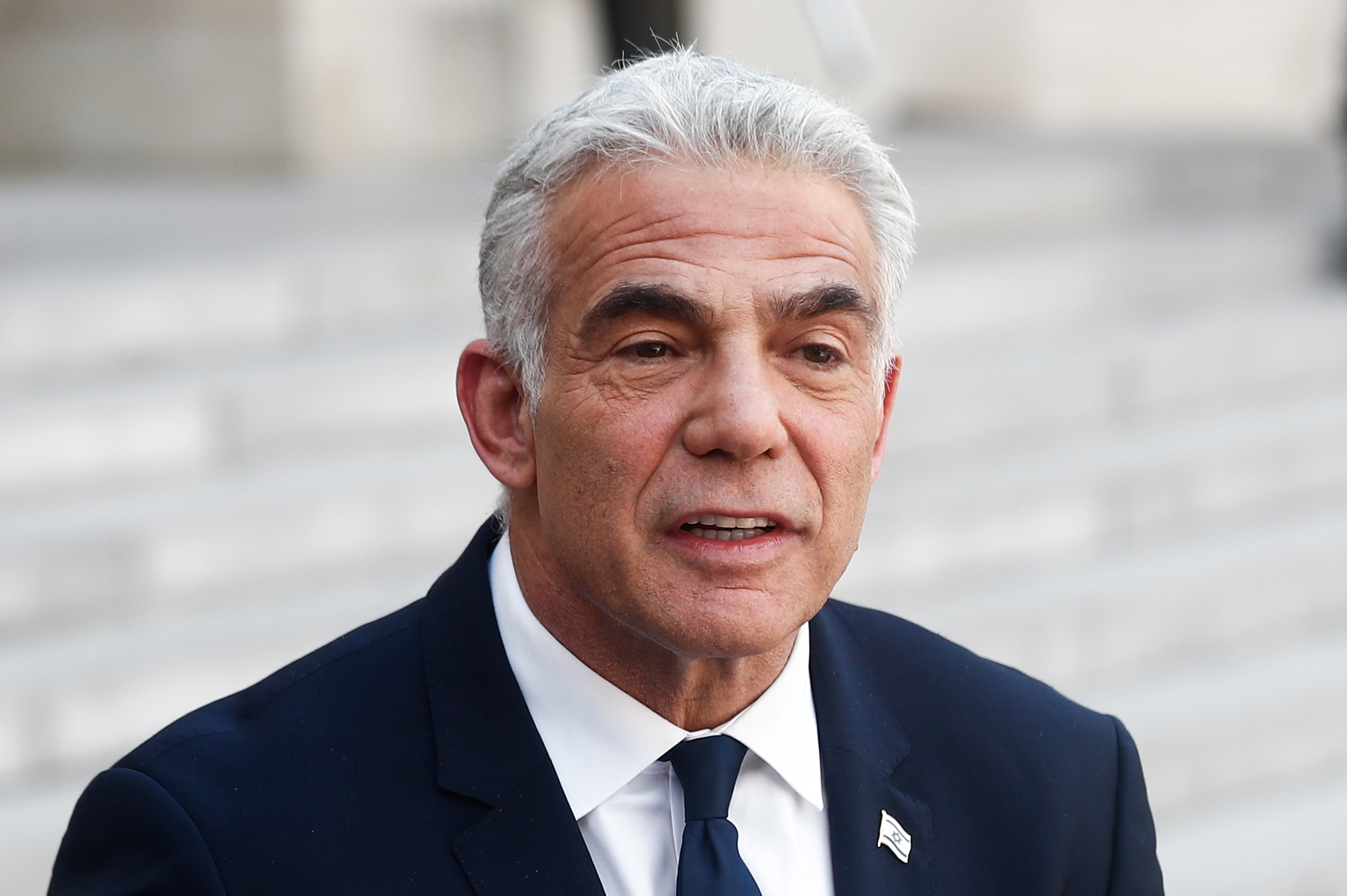 Yair Lapid conversa com Mahmoud Abbas pela primeira vez desde que assumiu o cargo de primeiro-ministro de Israel
