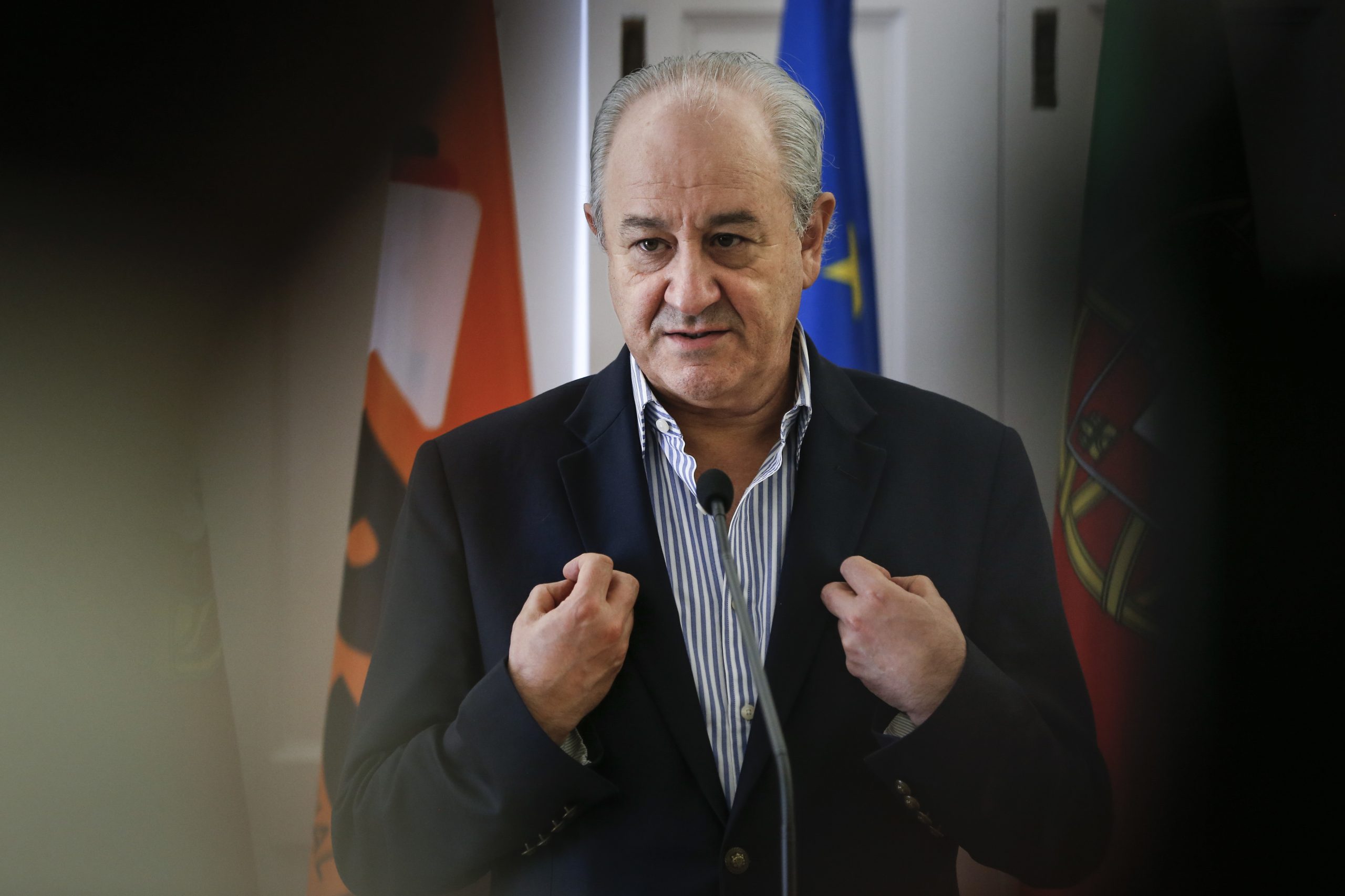 Autárquicas: Rio diz que Governo “vai levar ao colo” Medina porque não pode perder Lisboa