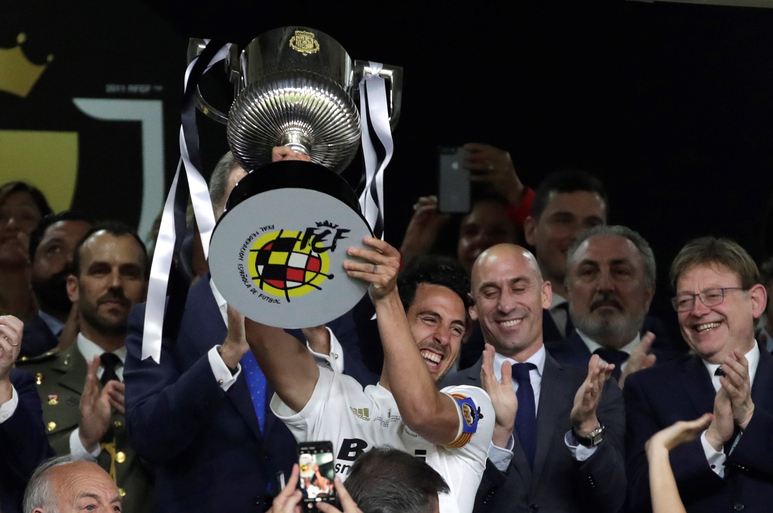 Valência vence FC Barcelona e conquista Taça do Rei de Espanha