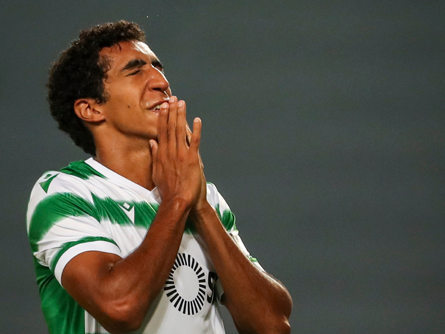 Tiago Tomás: 18 anos e um golo que chegou para levar o Sporting em frente na Europa