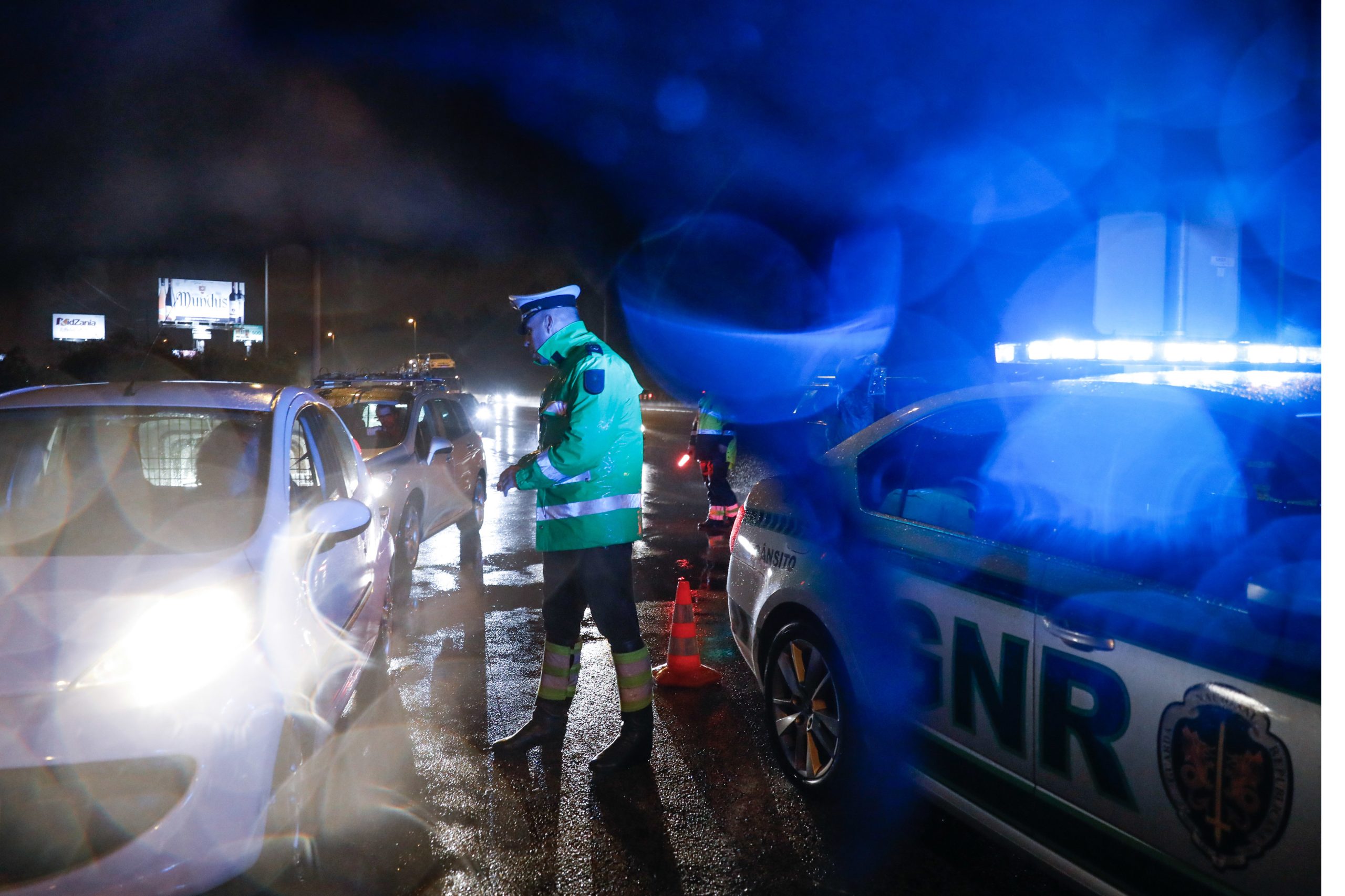 A1 reaberta ao trânsito após colisão de quatro viaturas junto ao Cartaxo