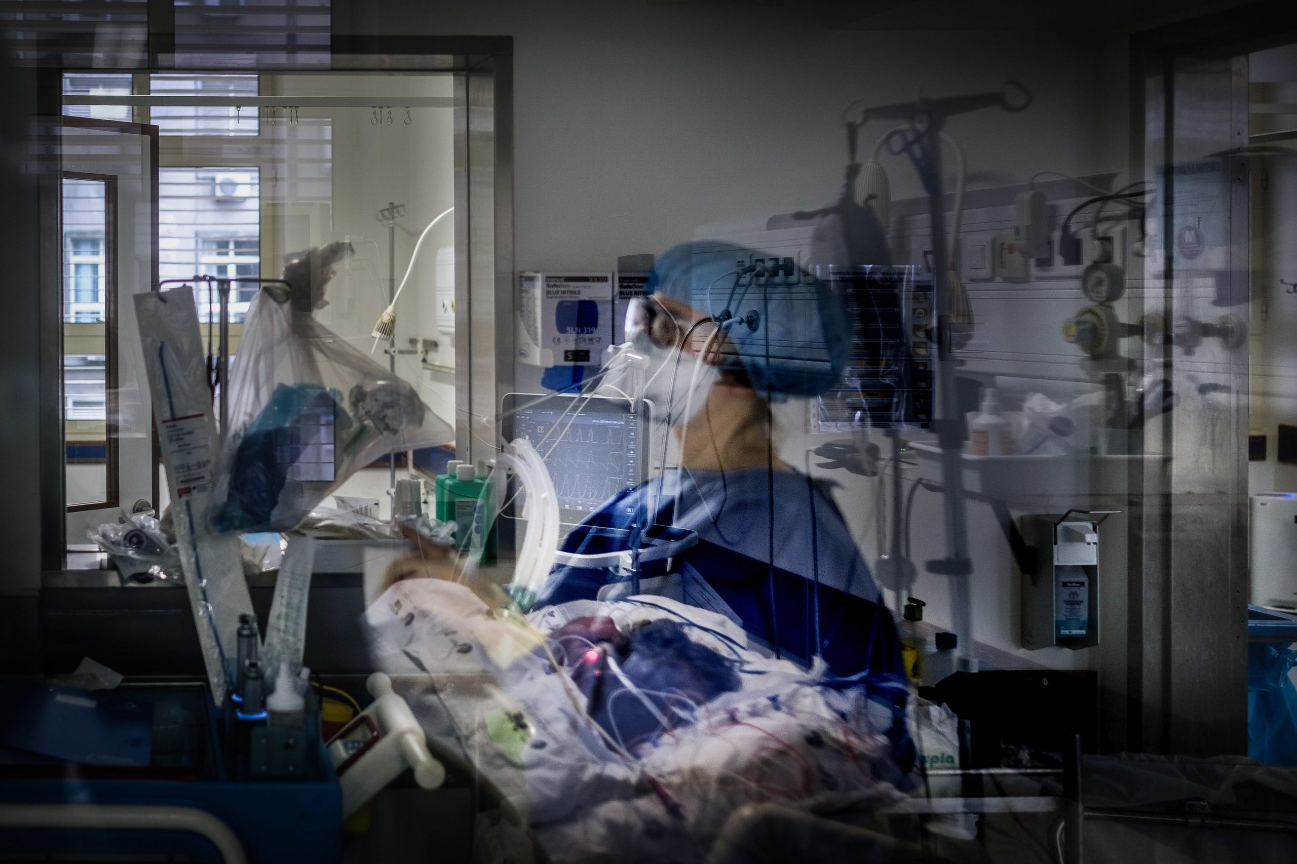 Estudo admite que 57,4% dos doentes desenvolveram algum sintoma neurológico com a covid-19