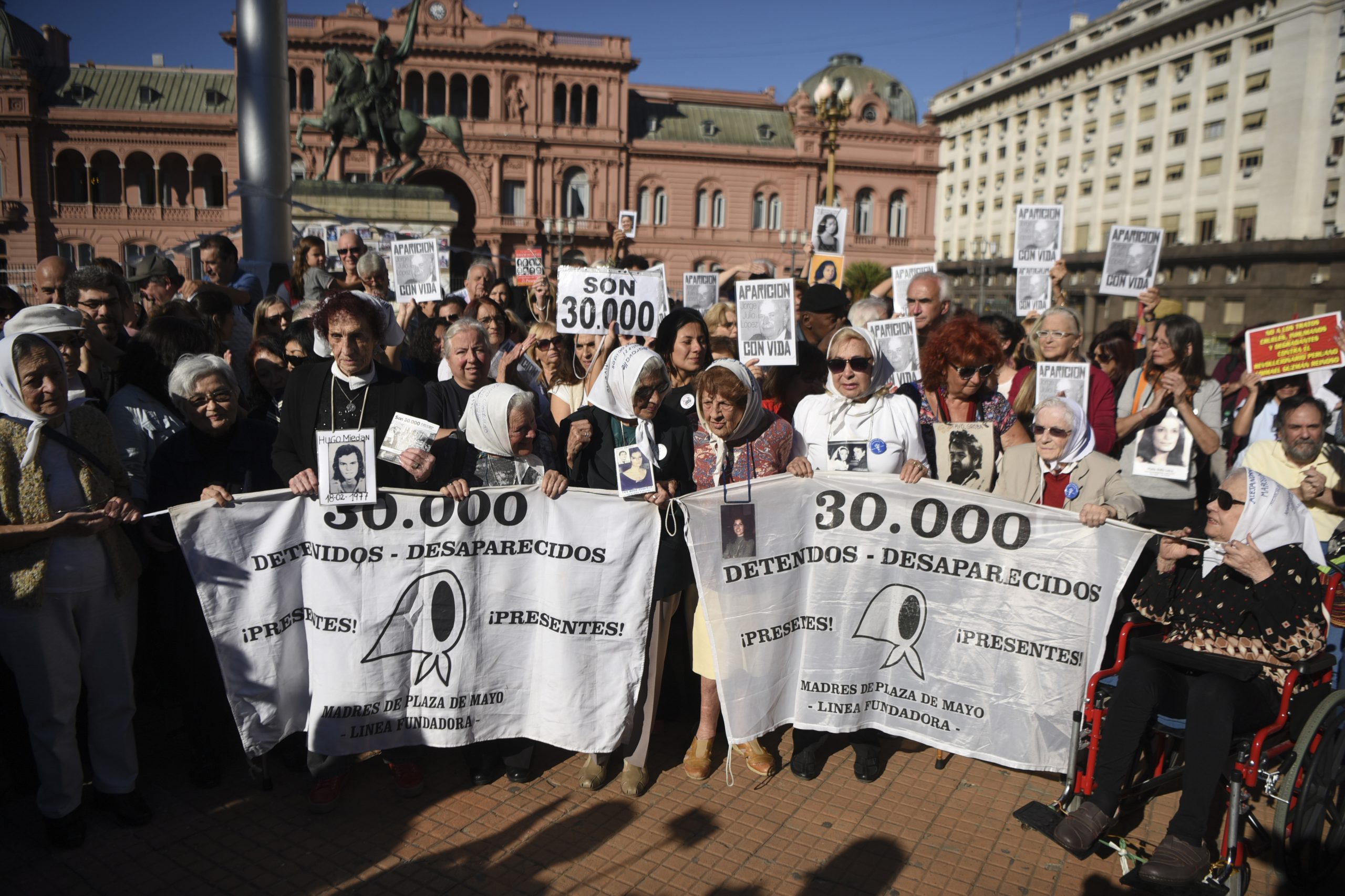 Mães da Praça de Maio assinalam 40 anos de luta pela memória e pela justiça