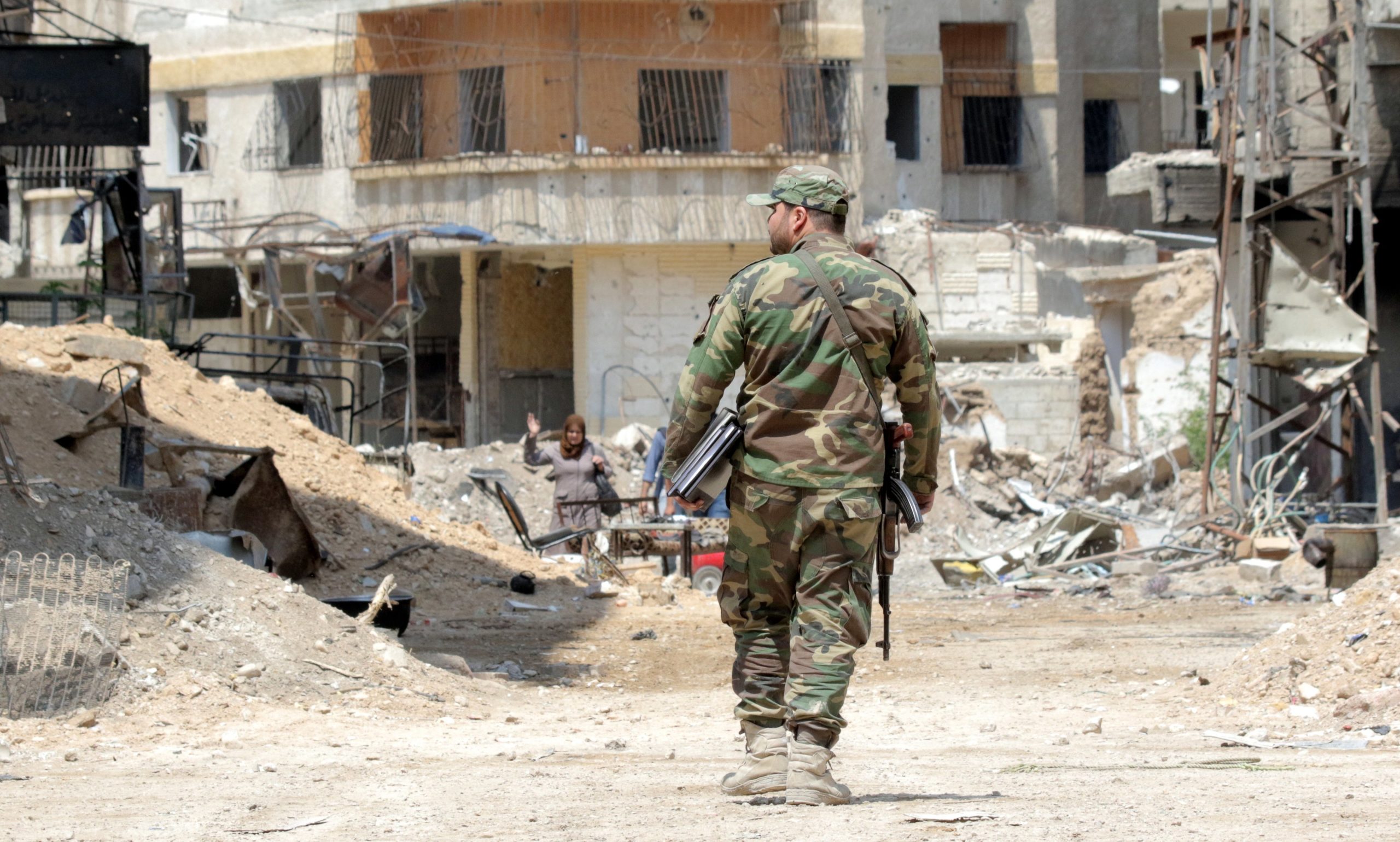 Exército de Damasco anuncia controlo total do enclave rebelde de Ghouta oriental