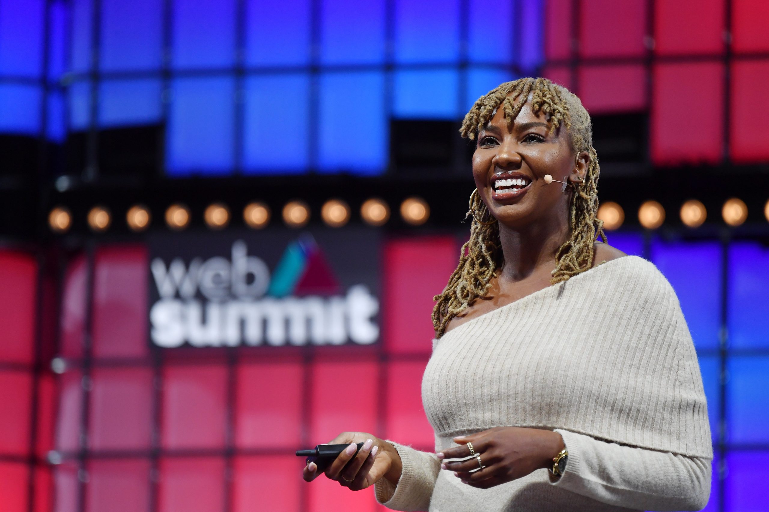 Ayo Tometi na Web Summit: “Quando as vidas negras importam, criamos um mundo onde todos ganham”